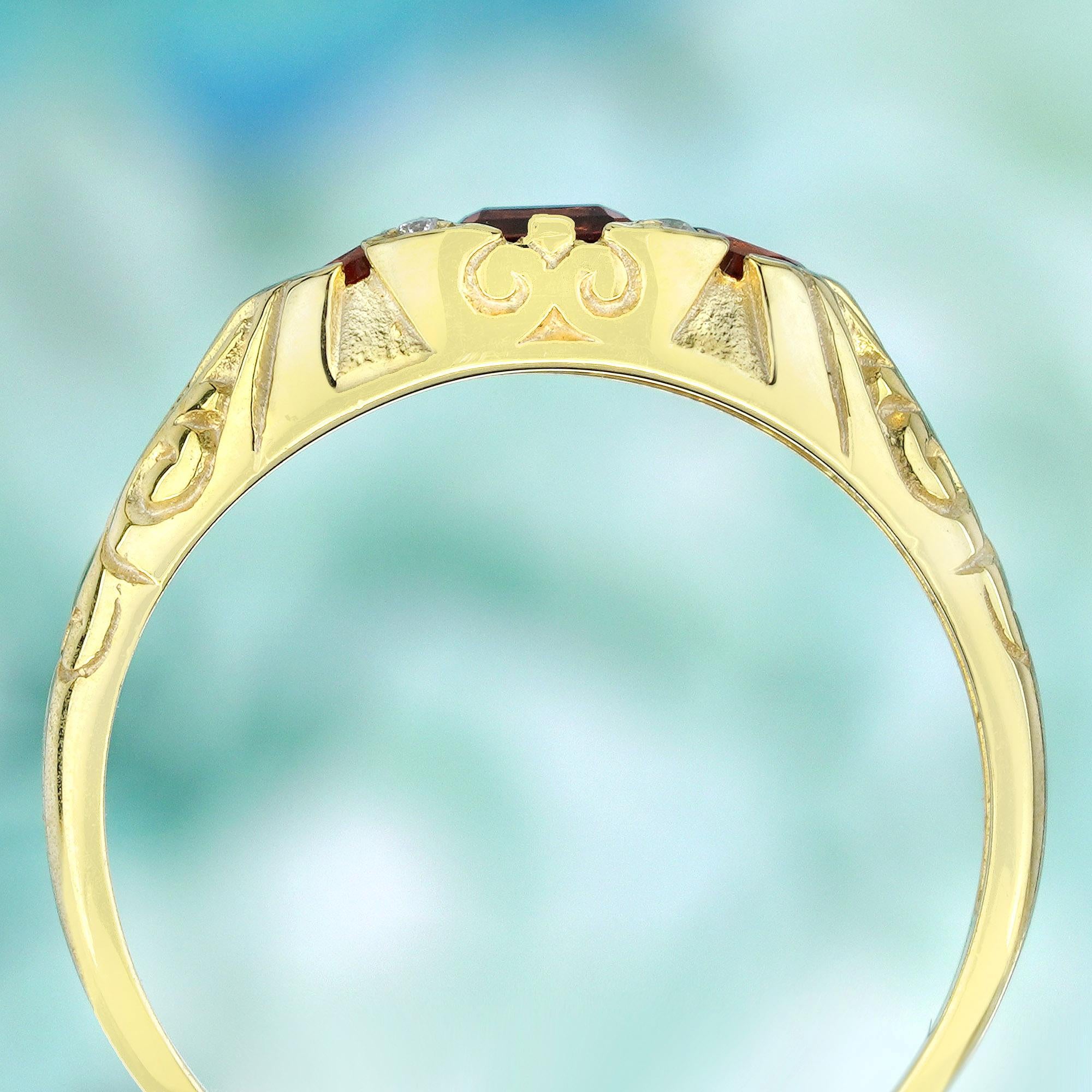 Natural Garnet Diamond Vintage Style Three Stone Ring in Solid 9K Yellow Gold In New Condition For Sale In Bangkok, TH