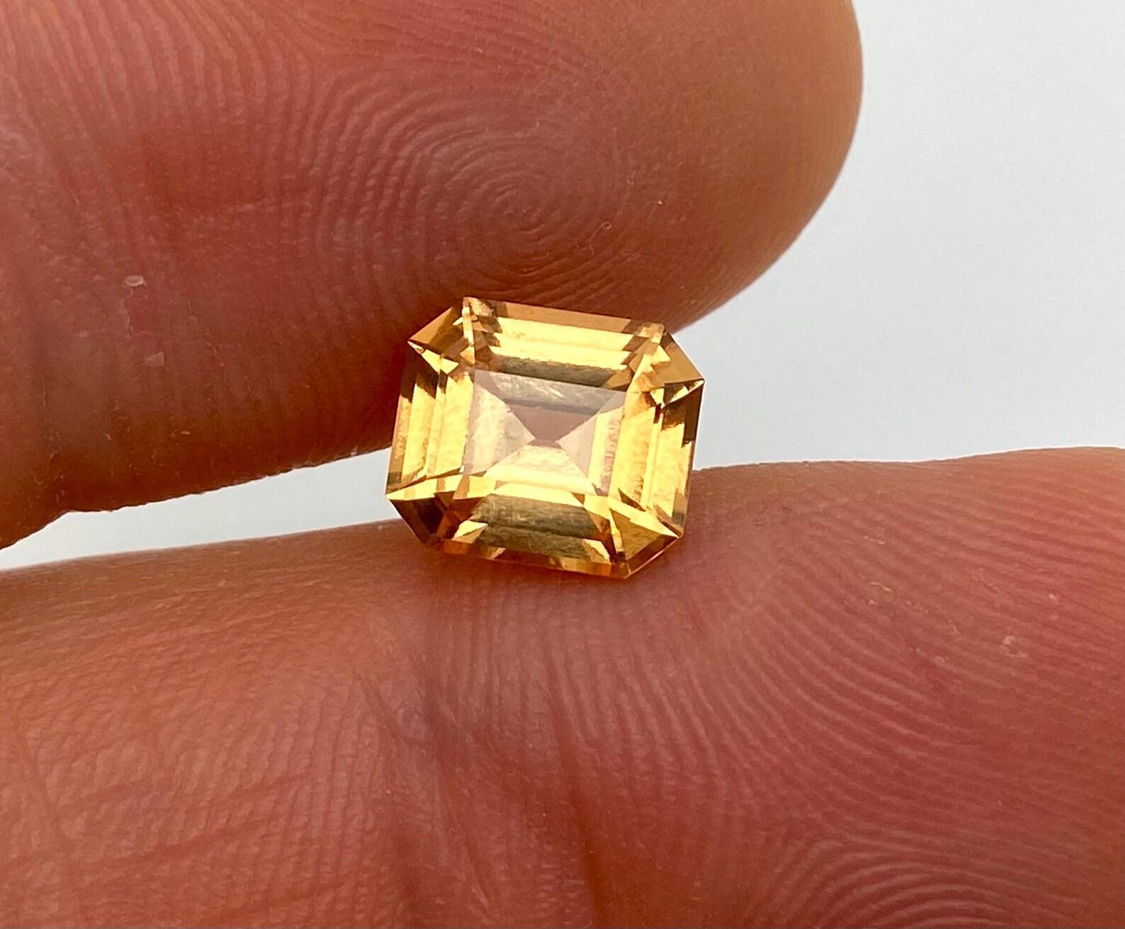 Granate Natural Gema suelta 3,13 ct., talla Octágono, Color Raro, Origen Tanzania en Nuevo estado para la venta en Daugavpils, LV