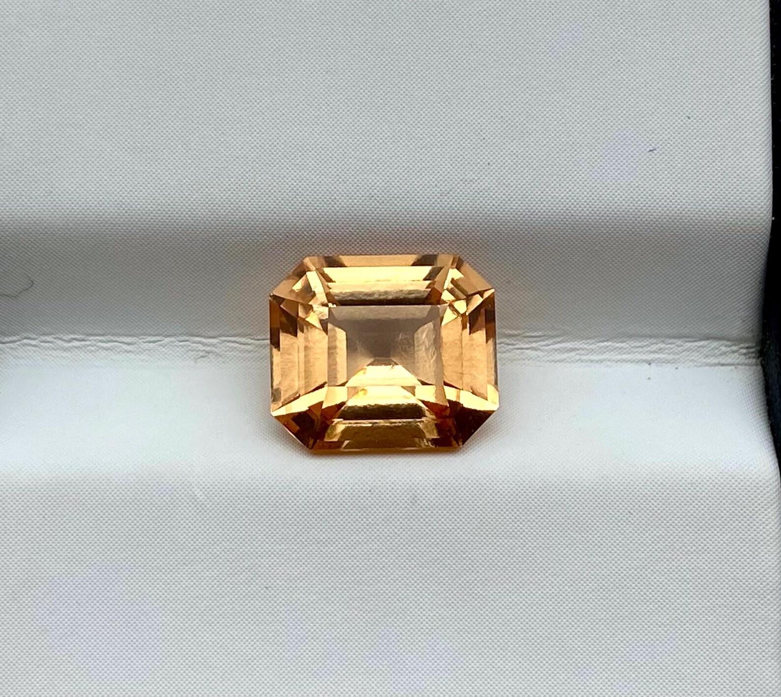 Femenino o masculino Granate Natural Gema suelta 3,13 ct., talla Octágono, Color Raro, Origen Tanzania en venta