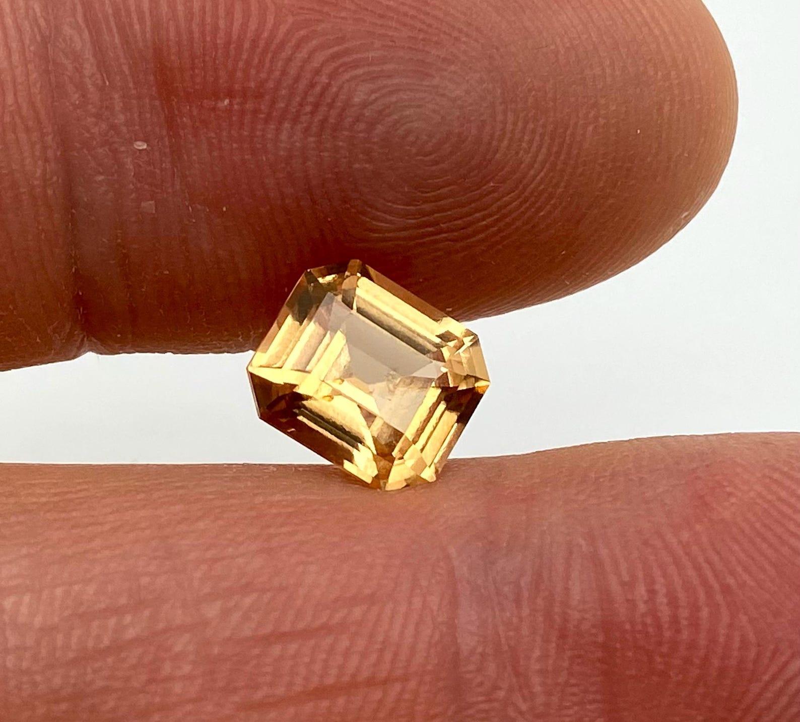 Granate Natural Gema suelta 3,13 ct., talla Octágono, Color Raro, Origen Tanzania en venta 2