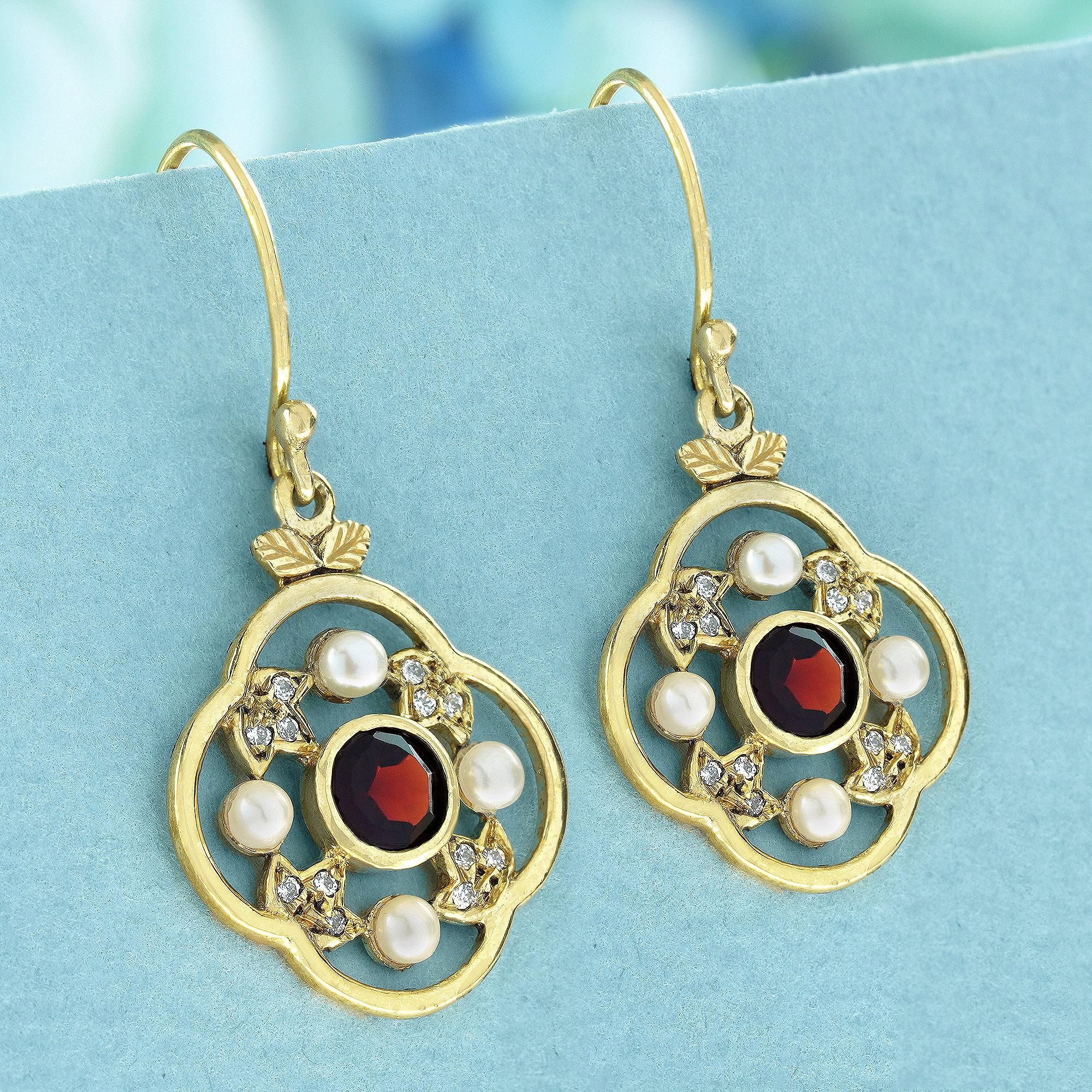 Natürliche Granat-Perlen-Diamant-Blumen-Ohrringe aus massivem 9K Gelbgold (Edwardian) im Angebot