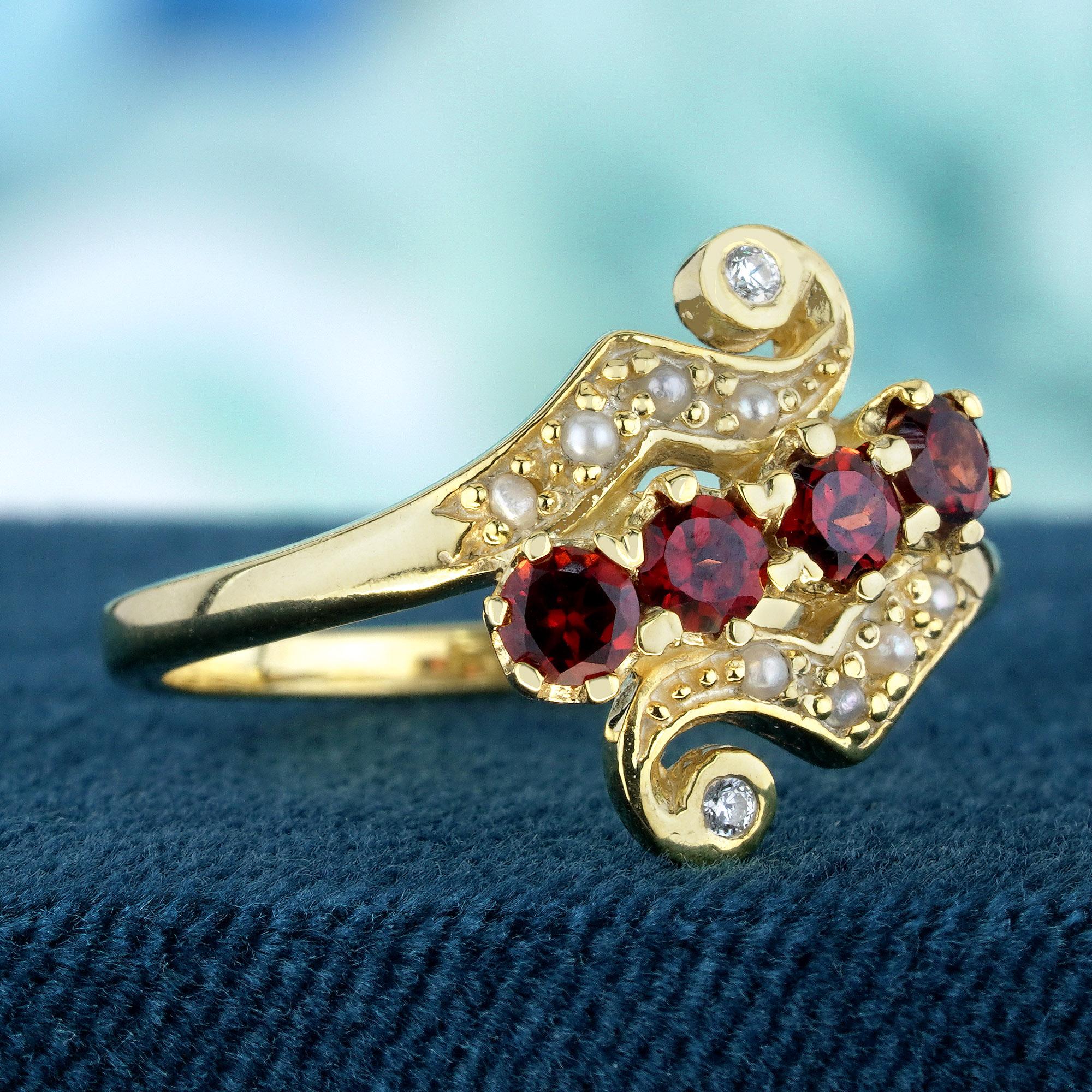 Édouardien Bague de style vintage en or jaune 9K, grenat naturel, perles et diamants en vente