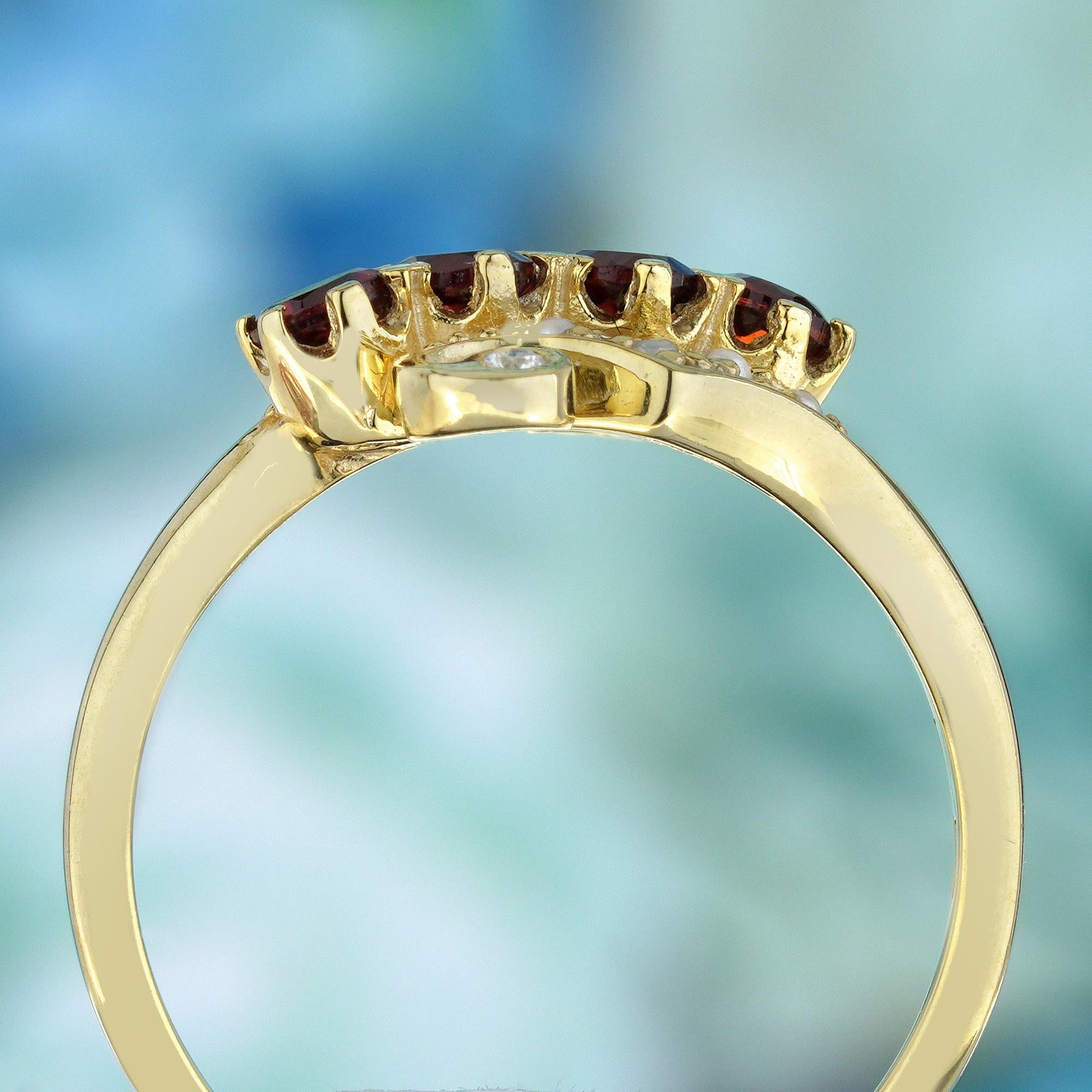 Bague de style vintage en or jaune 9K, grenat naturel, perles et diamants Neuf - En vente à Bangkok, TH