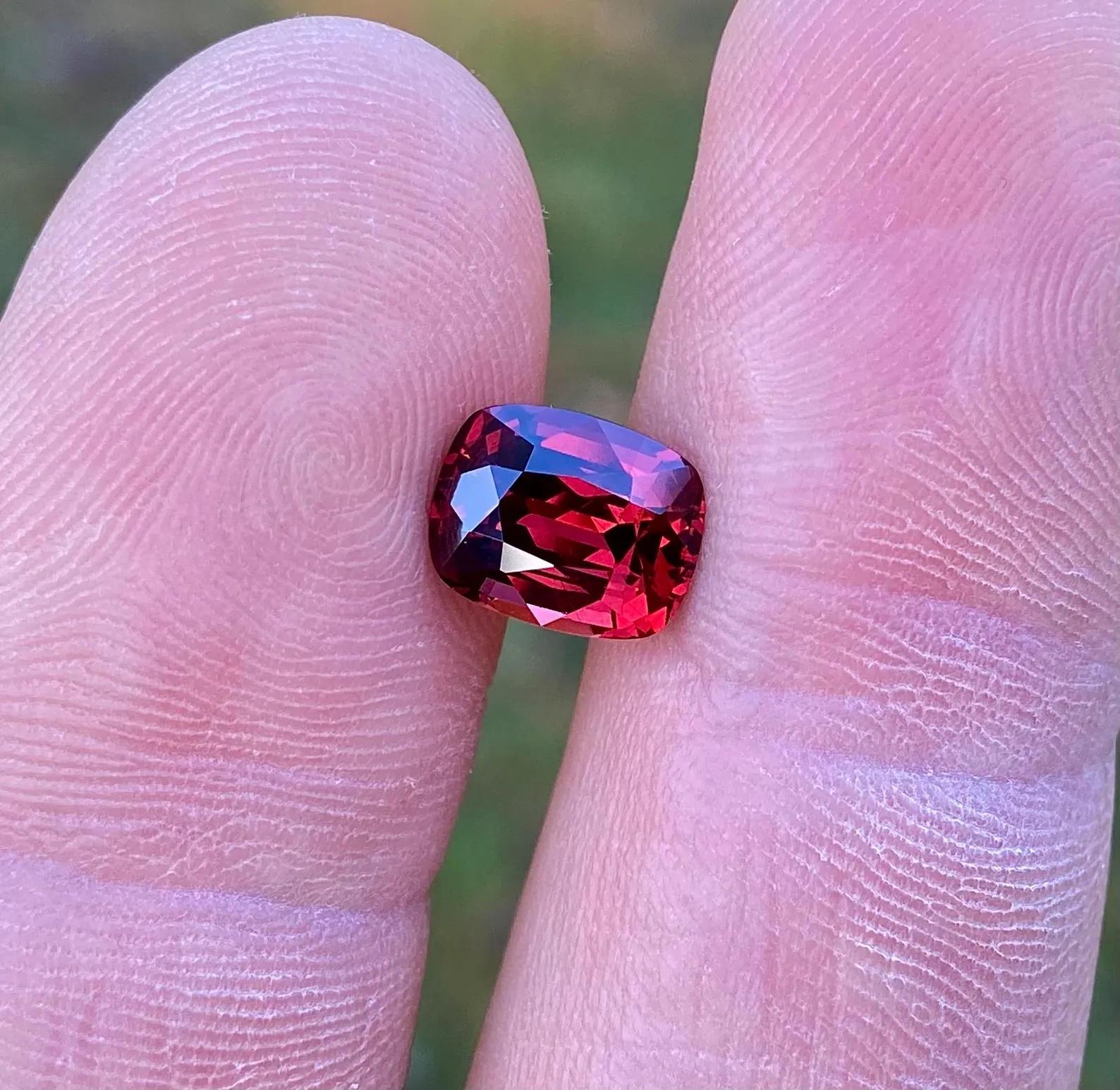 Natürlicher Granat Pyrop-Almandin loser Edelstein 3,11 ct, Kissenschliff, Zertifikat im Angebot 7