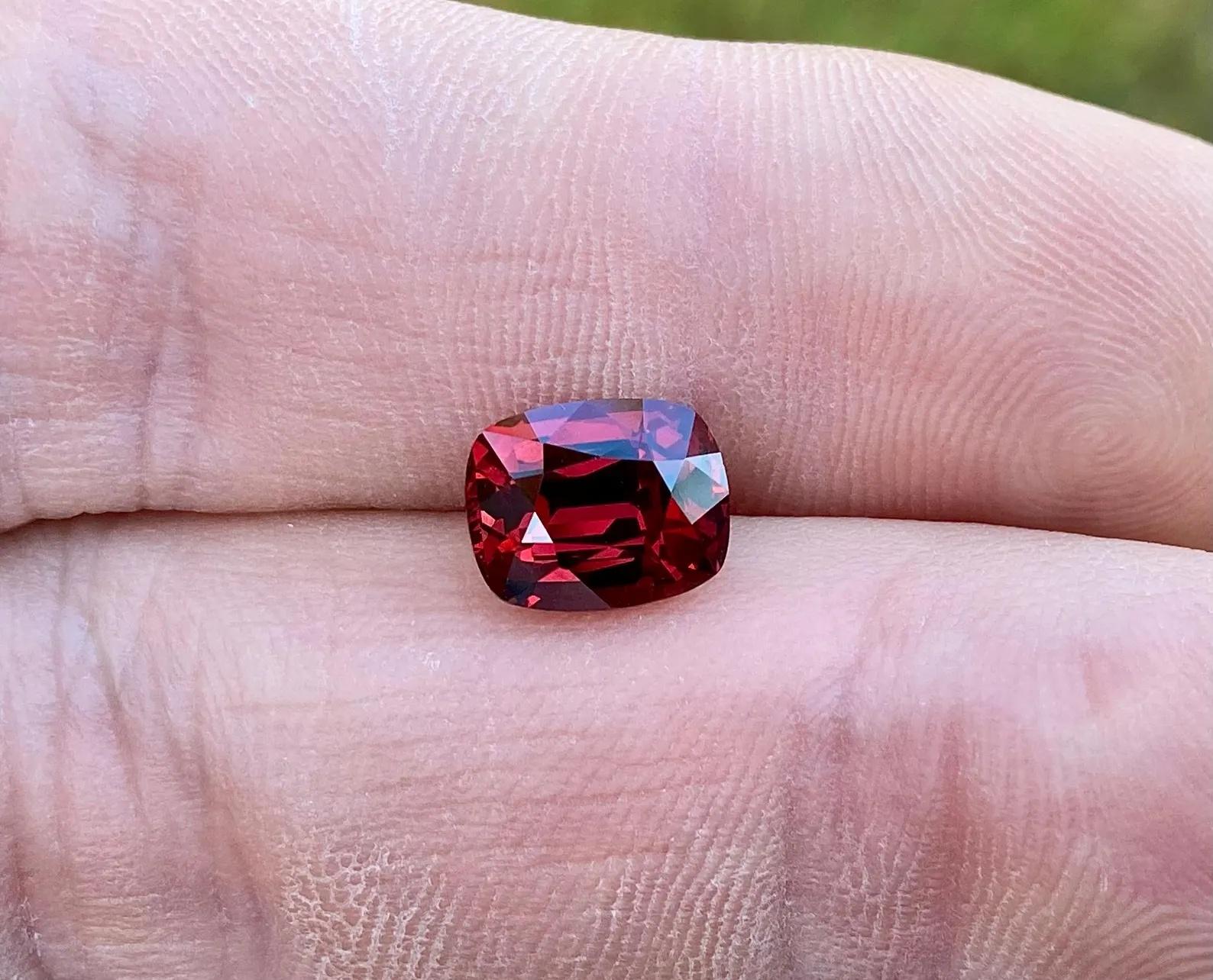 Natürlicher Granat Pyrop-Almandin loser Edelstein 3,11 ct, Kissenschliff, Zertifikat im Angebot 8
