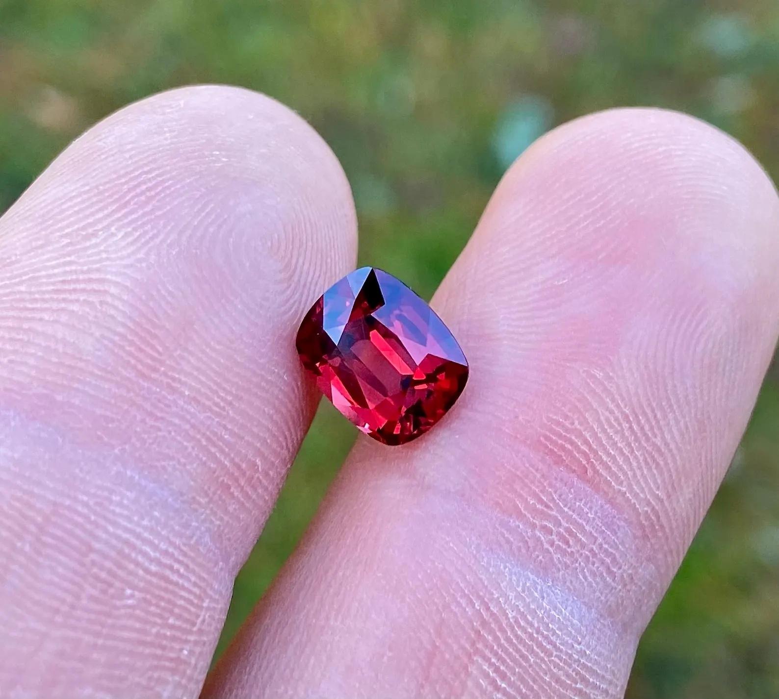 Natürlicher Granat Pyrop-Almandin loser Edelstein 3,11 ct, Kissenschliff, Zertifikat im Angebot 3