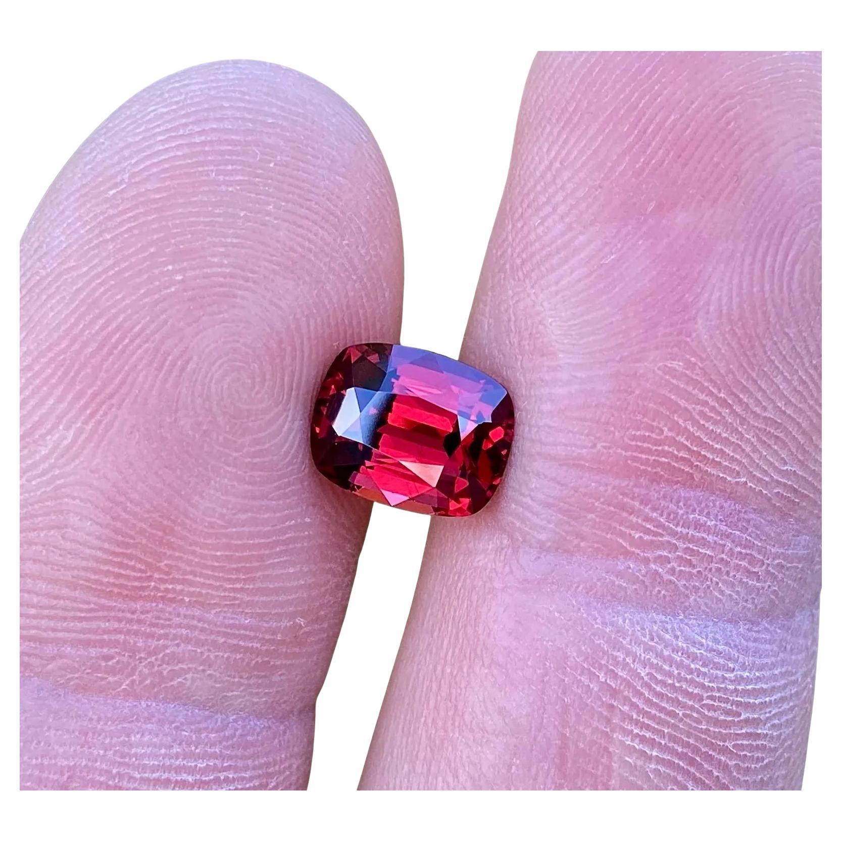 Natural Garnet Pyrope-Almandine loose gemstone 3.11 ct, Cushion cut, Certificate