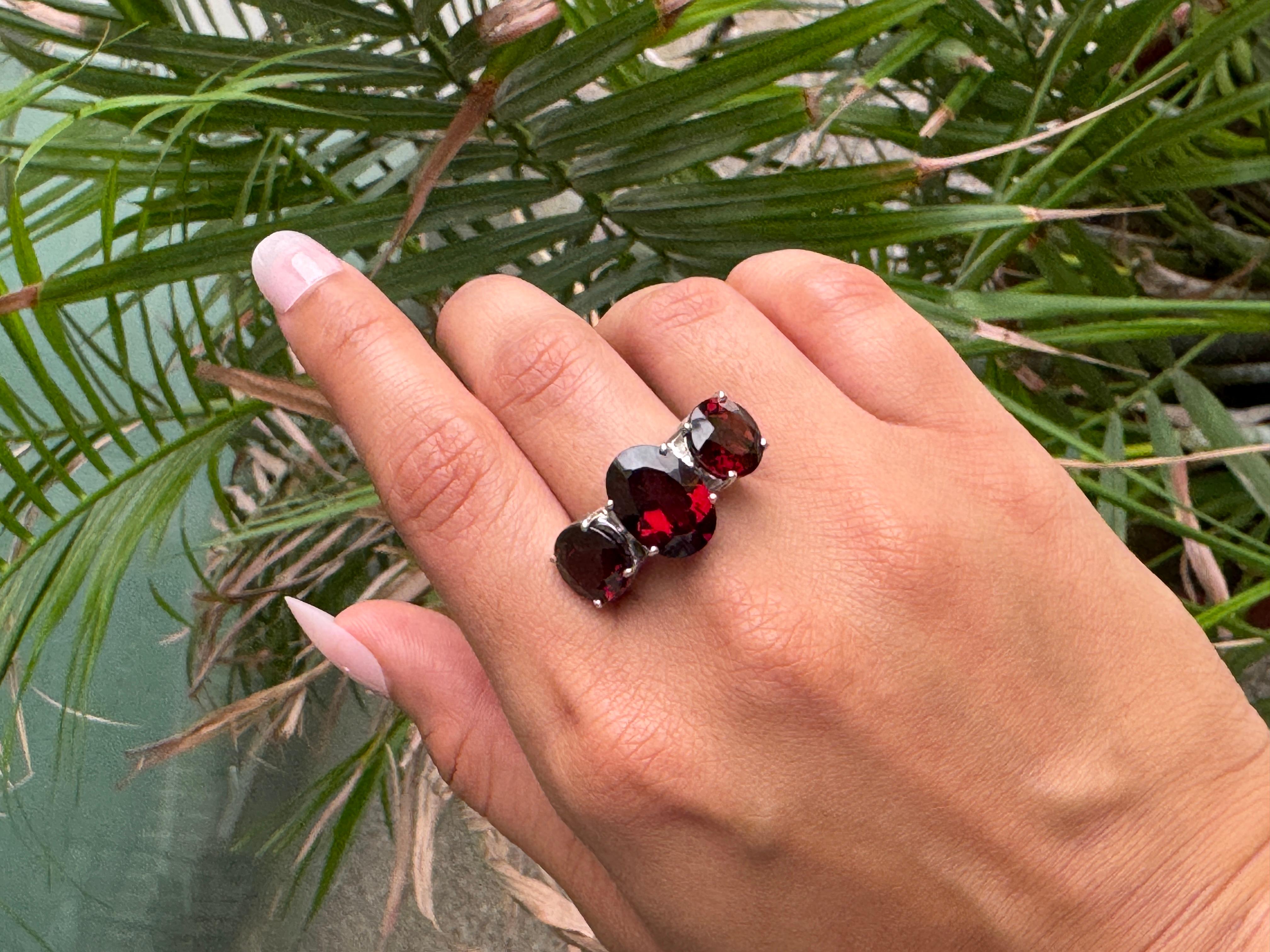 For Sale:  Natural Garnet Red Bold Three Stone Ring in 925 Sterling Silver Jewelry for Her 8