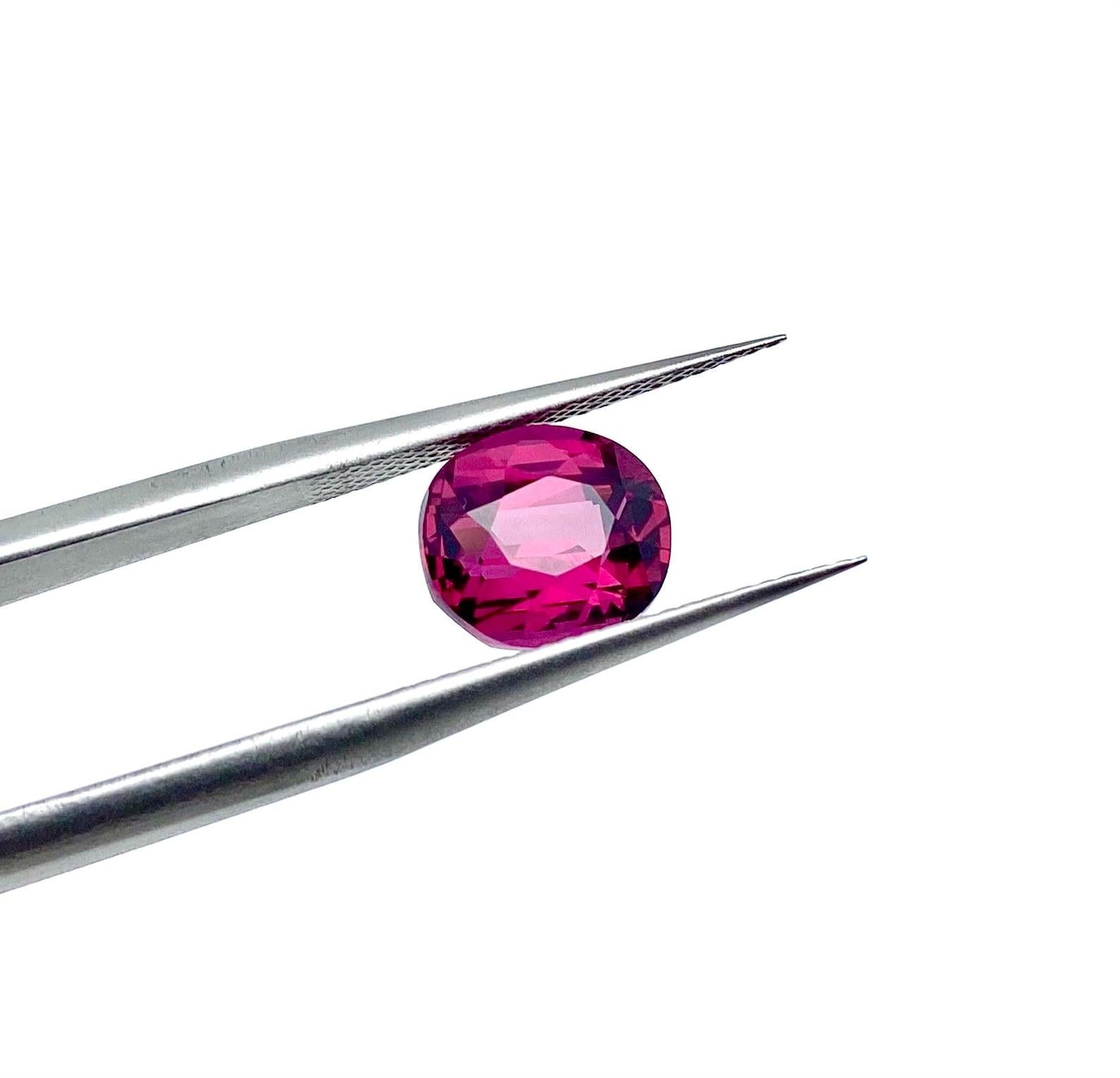 Gemma naturale di granato rodolite da 3,46 carati, taglio ovale, certificato AGL, Sri-Lanka in vendita 1