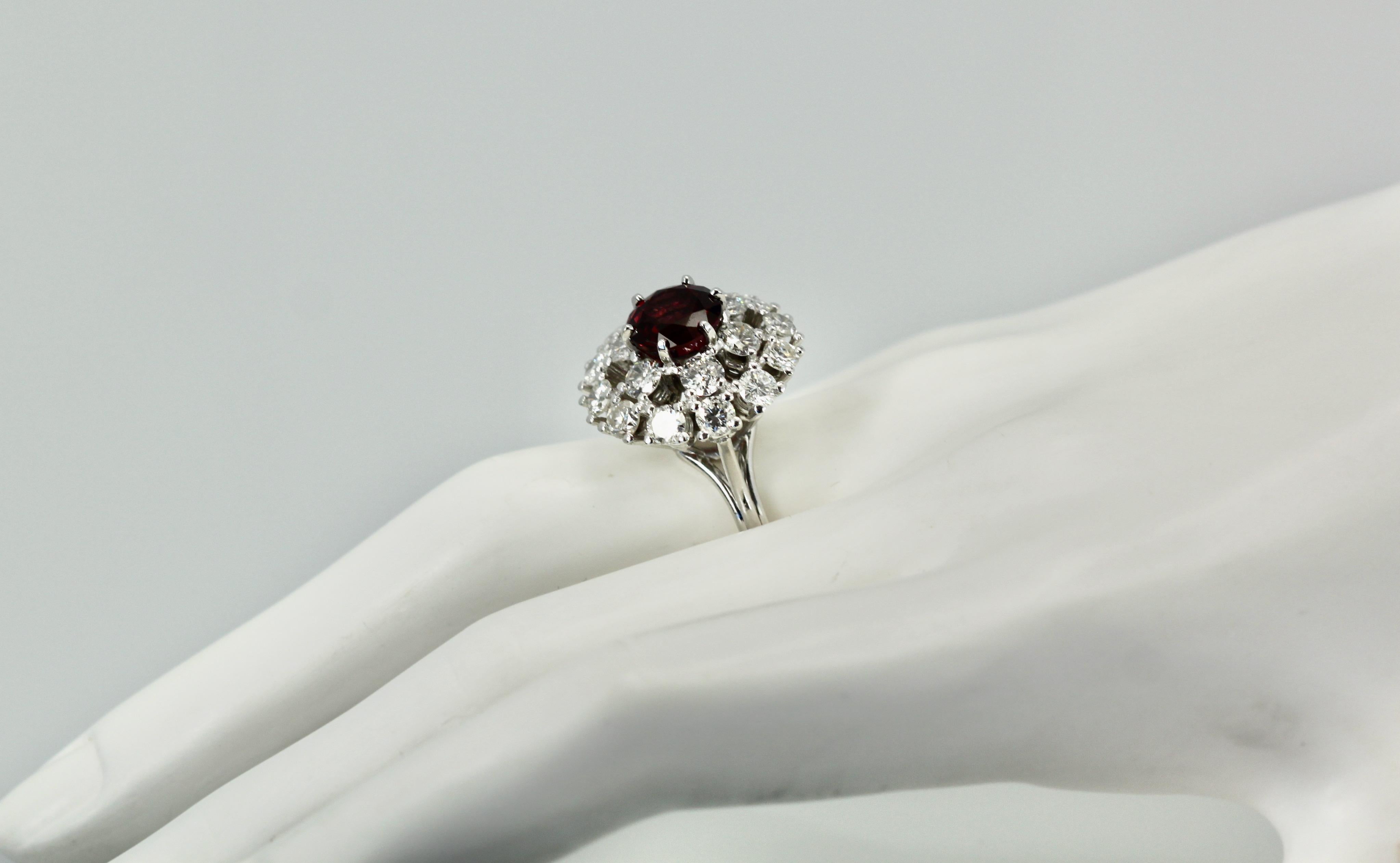 Natural Garnet Rhodolite Diamond Surround 18 Karat For Sale 3