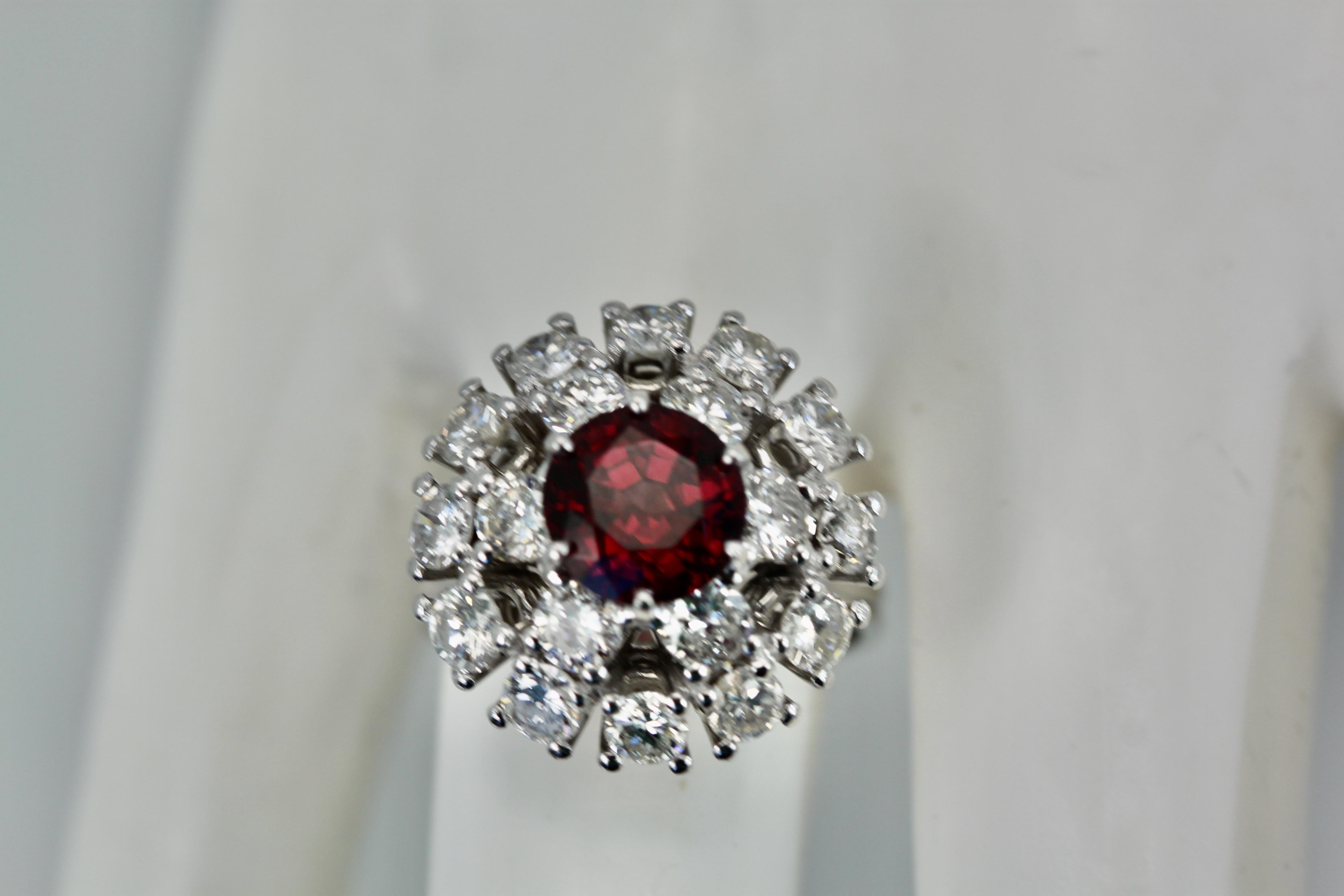 Natural Garnet Rhodolite Diamond Surround 18 Karat For Sale 1