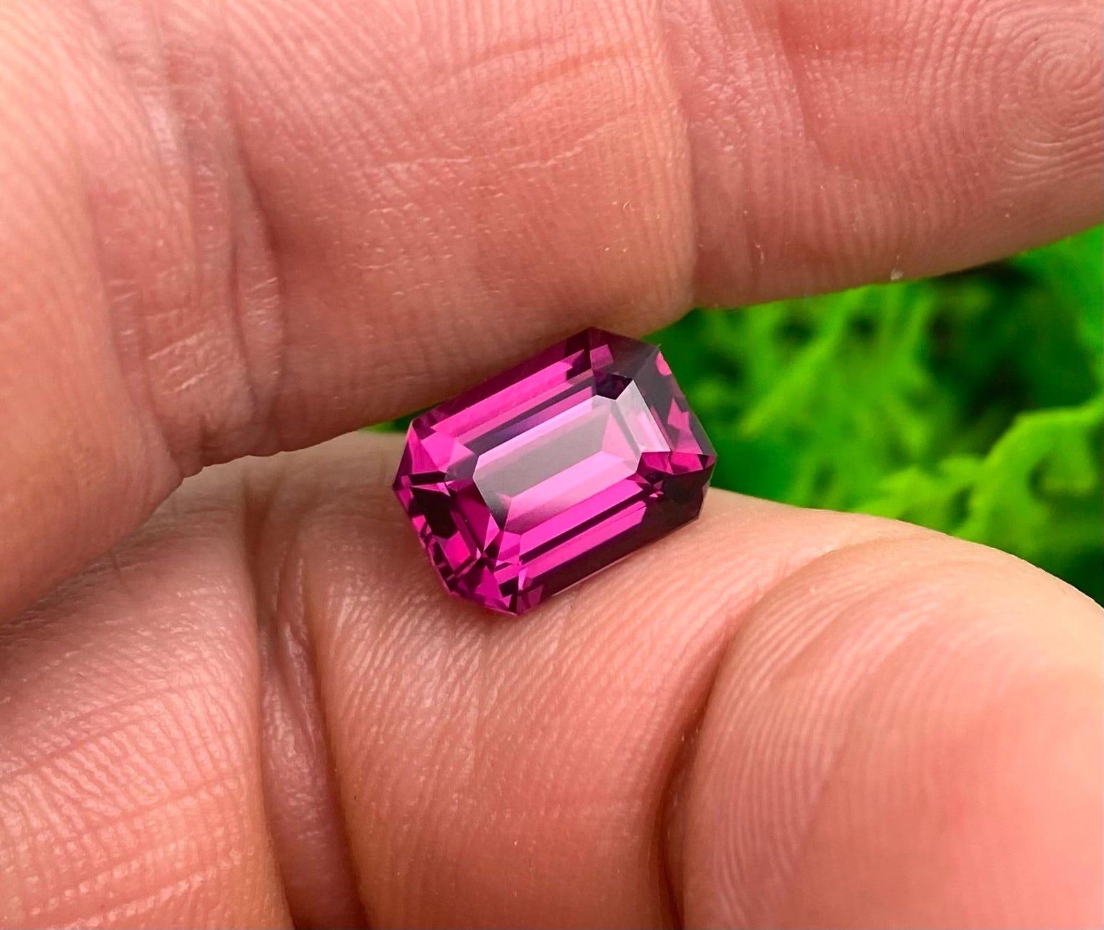Natürlicher Granat Rhodolith hohe Qualität! loser Edelstein 5,21 Karat, Octagon-Schliff. (Achteckschliff) im Angebot
