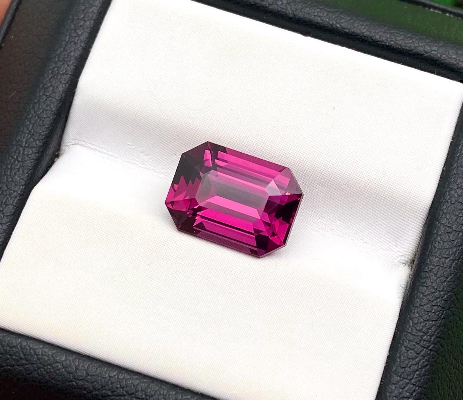 Natürlicher Granat Rhodolith hohe Qualität! loser Edelstein 5,21 Karat, Octagon-Schliff. im Zustand „Neu“ im Angebot in Daugavpils, LV