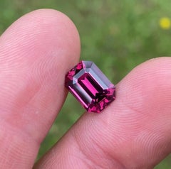Natural Garnet Rhodolite high quality! loose gemstone 5.21 ct., Octagon cut, Ori