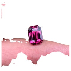 Natural Garnet Rhodolite high quality! loose gemstone 5.21 ct., Octagon cut, Ori