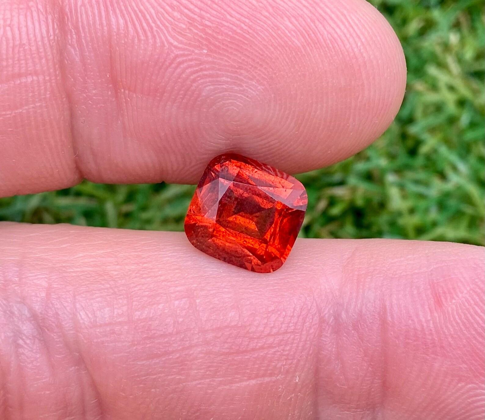 Natural Garnet Spessartite Loose Gemstone 4.91 Ct. Cushion cut, Certificate GFCO in vendita 5