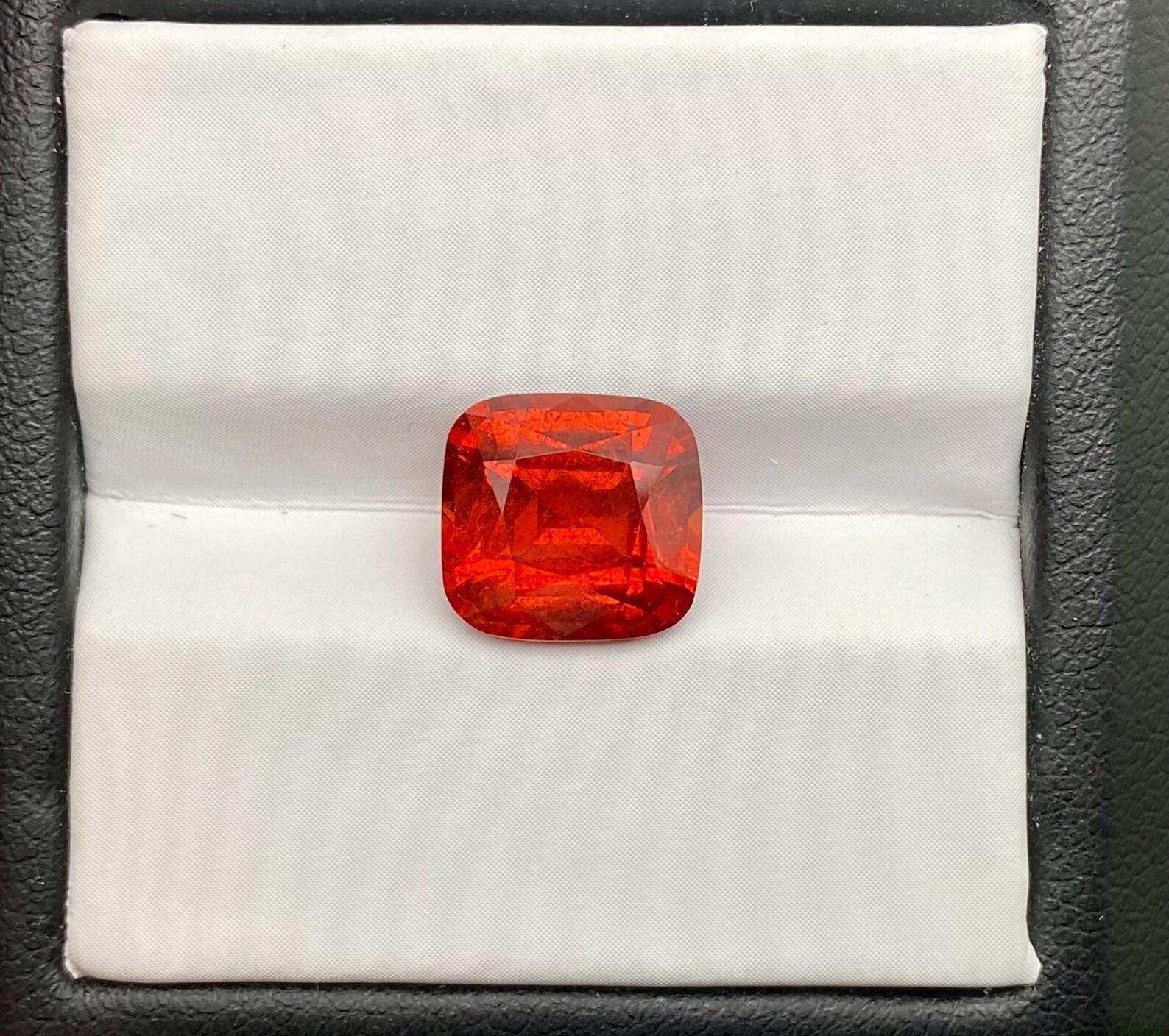 Natural Garnet Spessartite Loose Gemstone 4.91 Ct. Cushion cut, Certificate GFCO in vendita 2