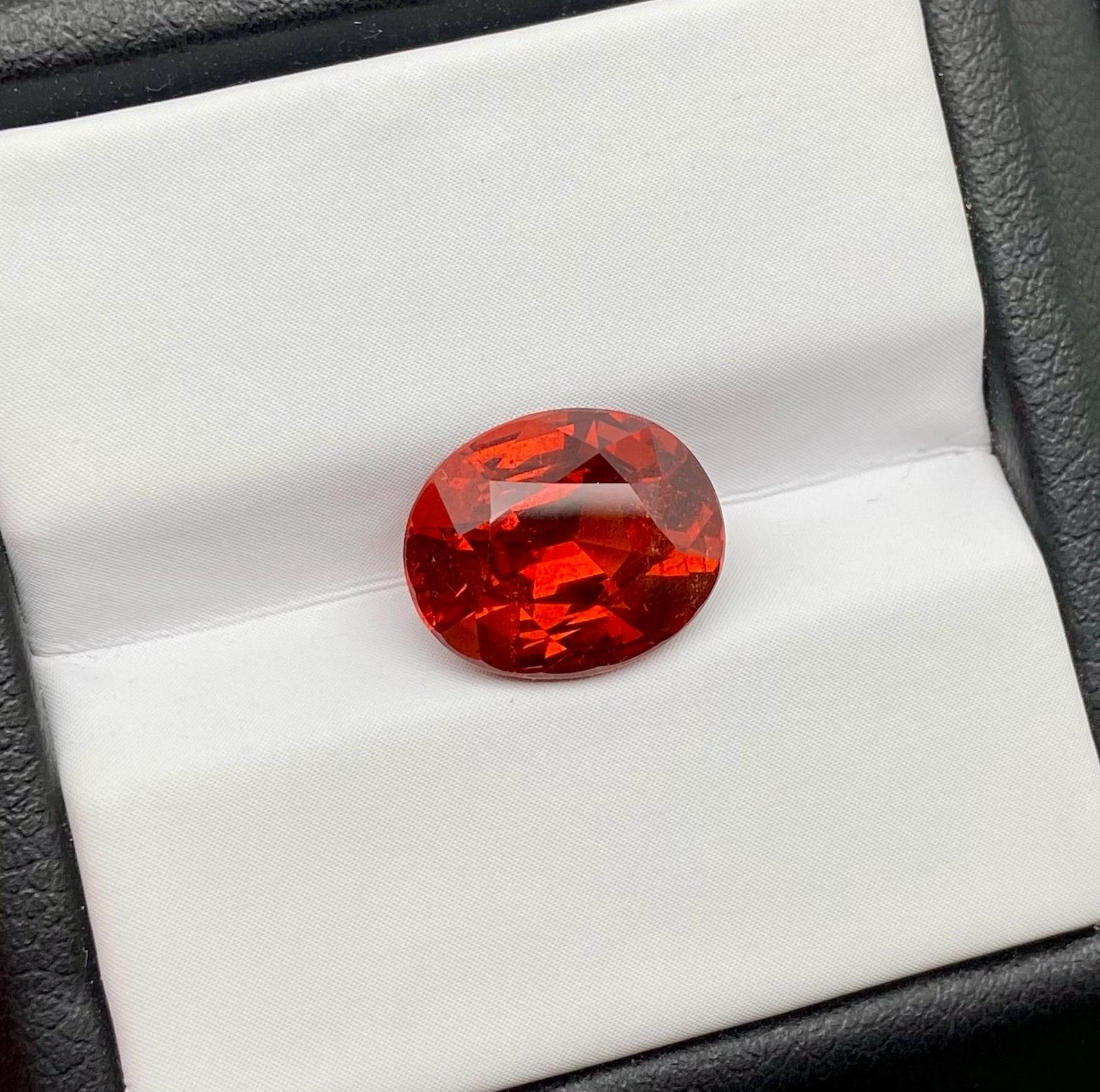 Natural Garnet Spessartite Loose Gemstone 5.23 Ct., Oval cut, Certificate GFCO For Sale 1