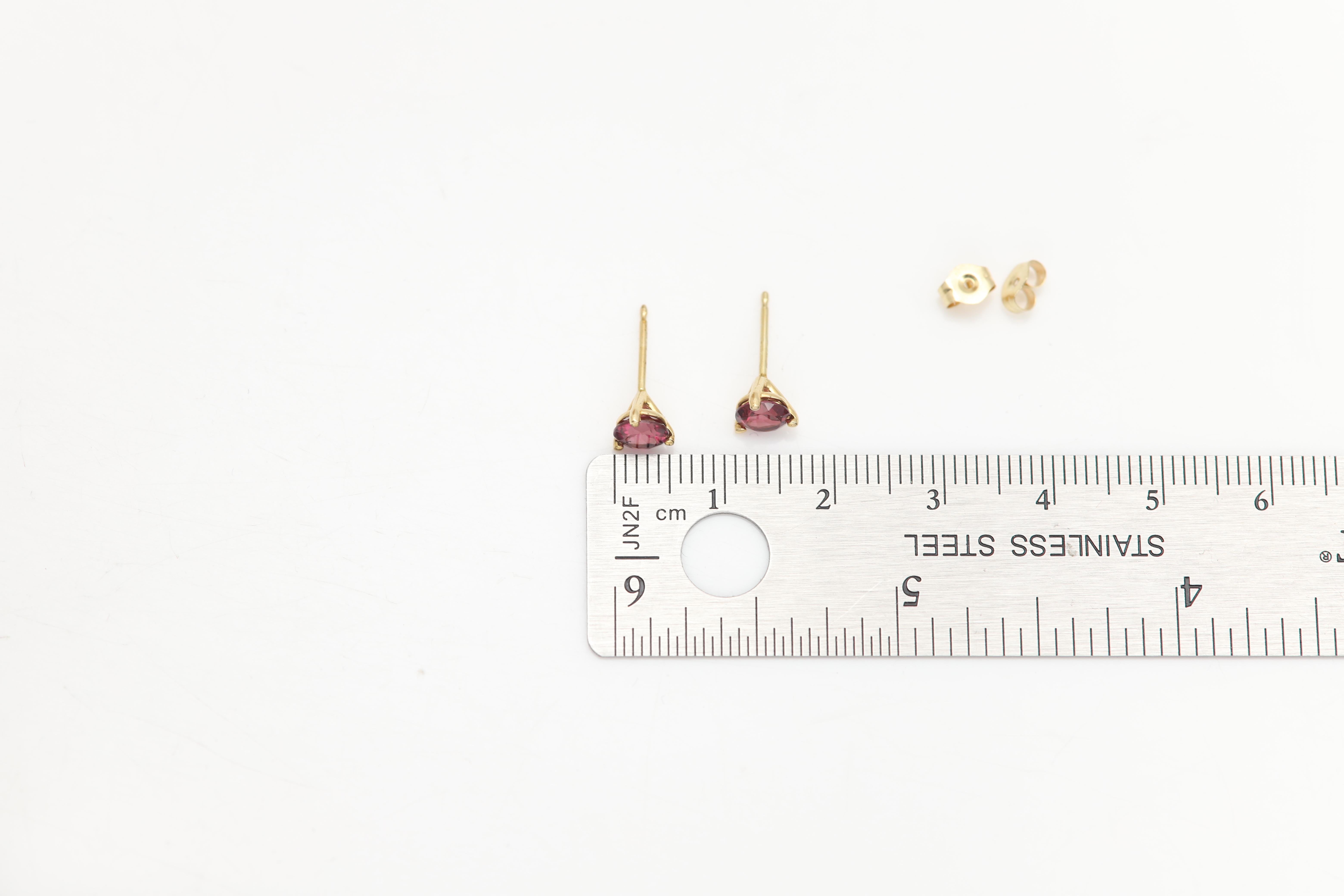 Boucles d'oreilles or jaune 14 carats grenat naturel 5.0mm Neuf - En vente à Brooklyn, NY