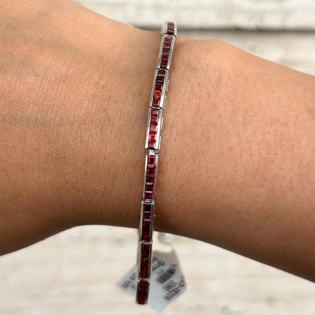 Natural Garnet Tennis Bracelet 4.98 Carats Made in 925 Sterling Silver for Her In New Condition For Sale In New York, NY
