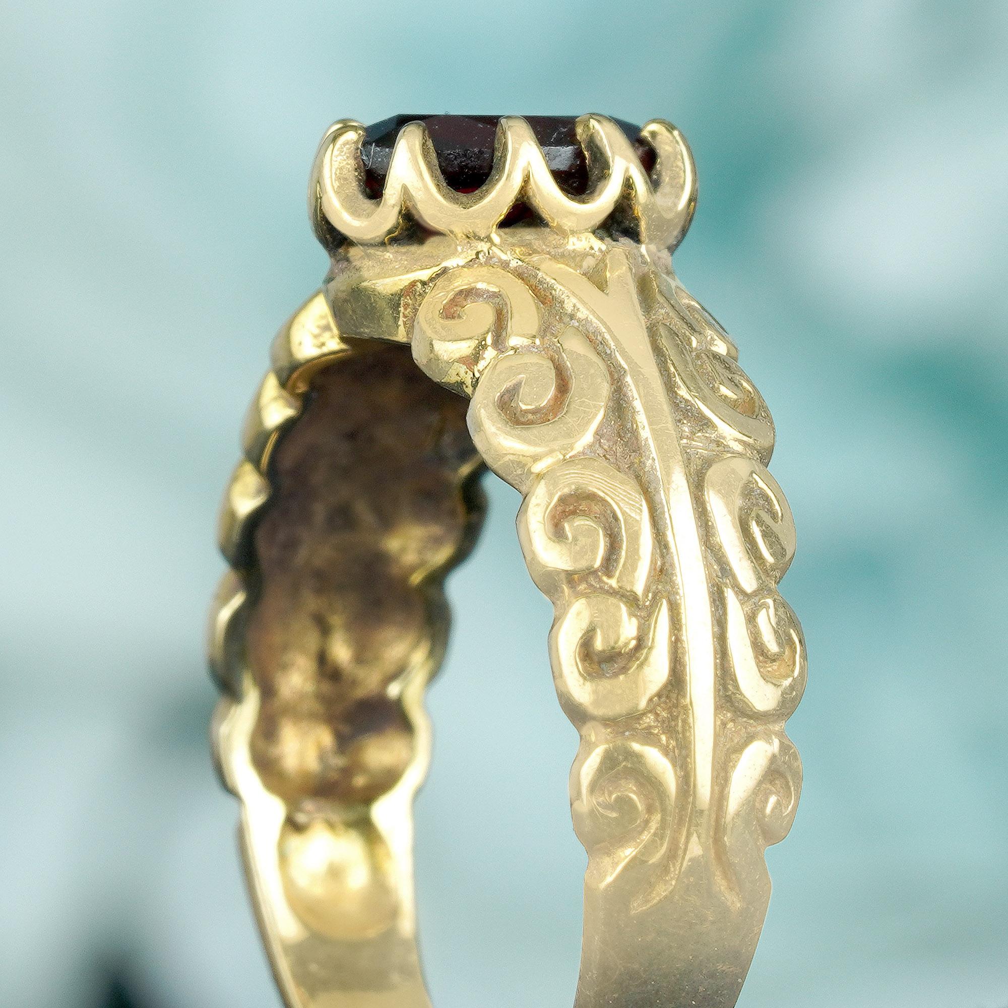 Natürlicher Granat im Vintage-Stil geschnitzter Ring aus massivem 9K Gelbgold Damen im Angebot