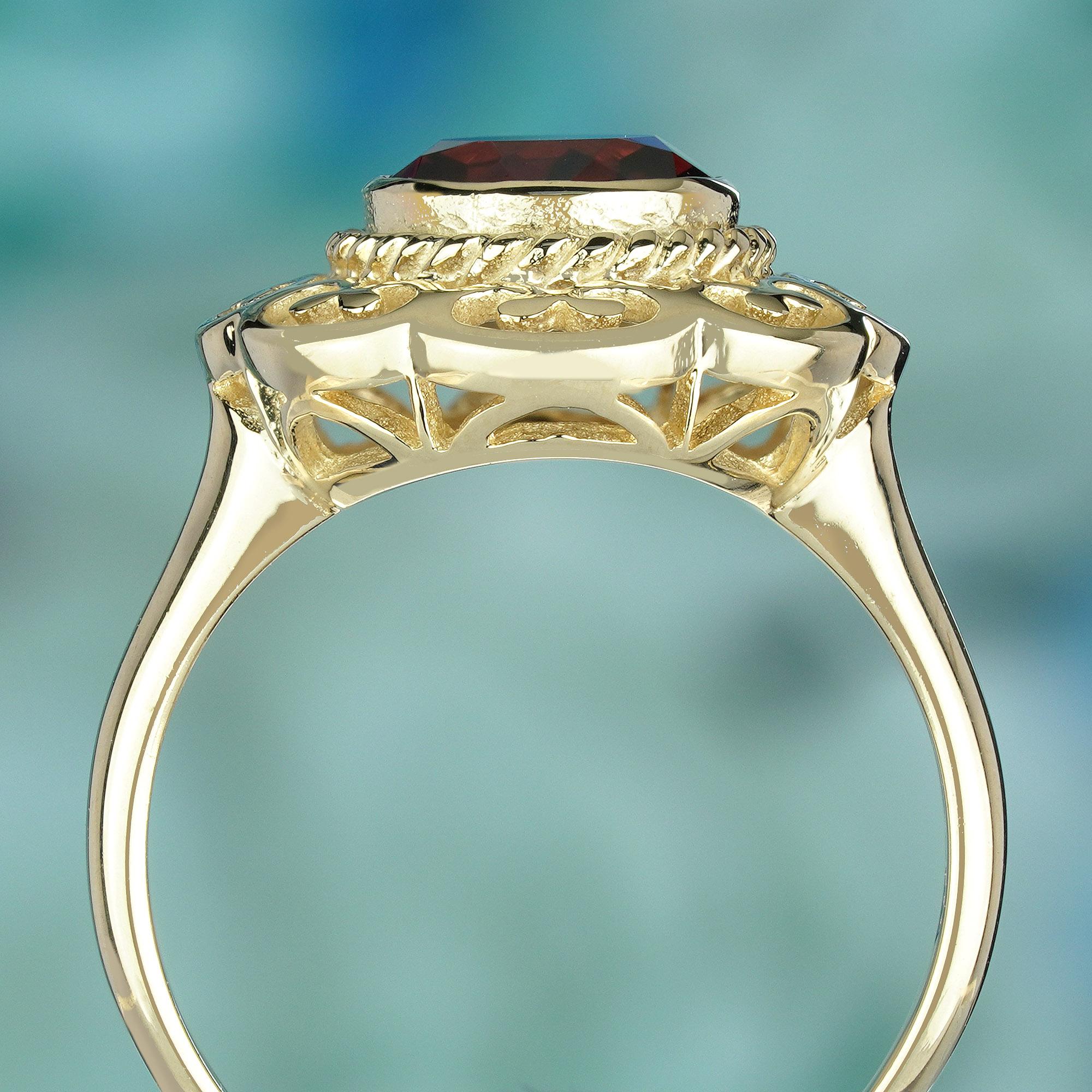 Natural Garnet Vintage Style Cocktail Ring in Solid 9K Yellow Gold In New Condition For Sale In Bangkok, TH