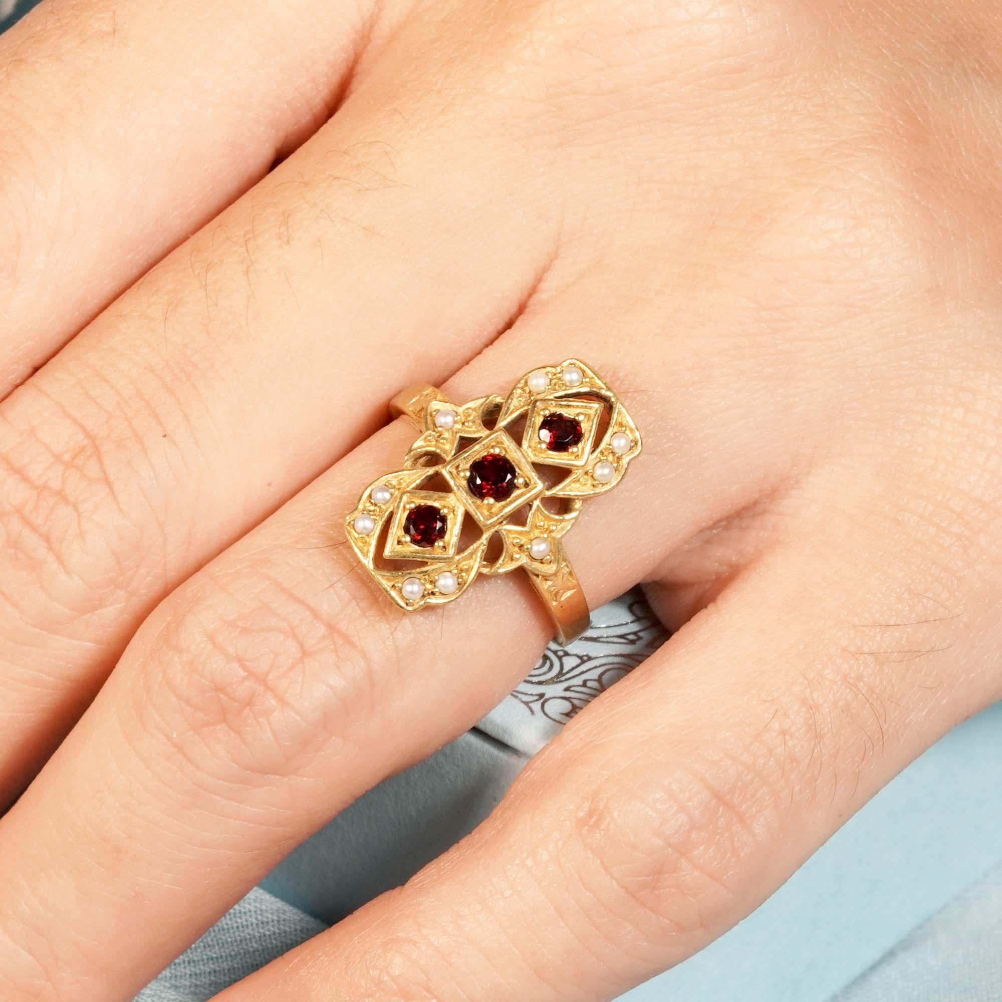 Natural Garnet Vintage Style Filigree Three Stone Ring in Solid 9K Yellow Gold For Sale 7