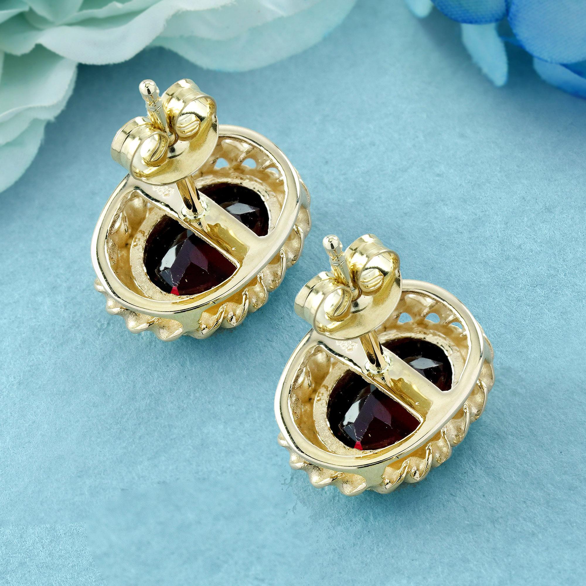Oval Cut Natural Garnet Vintage Style Rope Motif Stud Earrings in 9K Yellow Gold For Sale