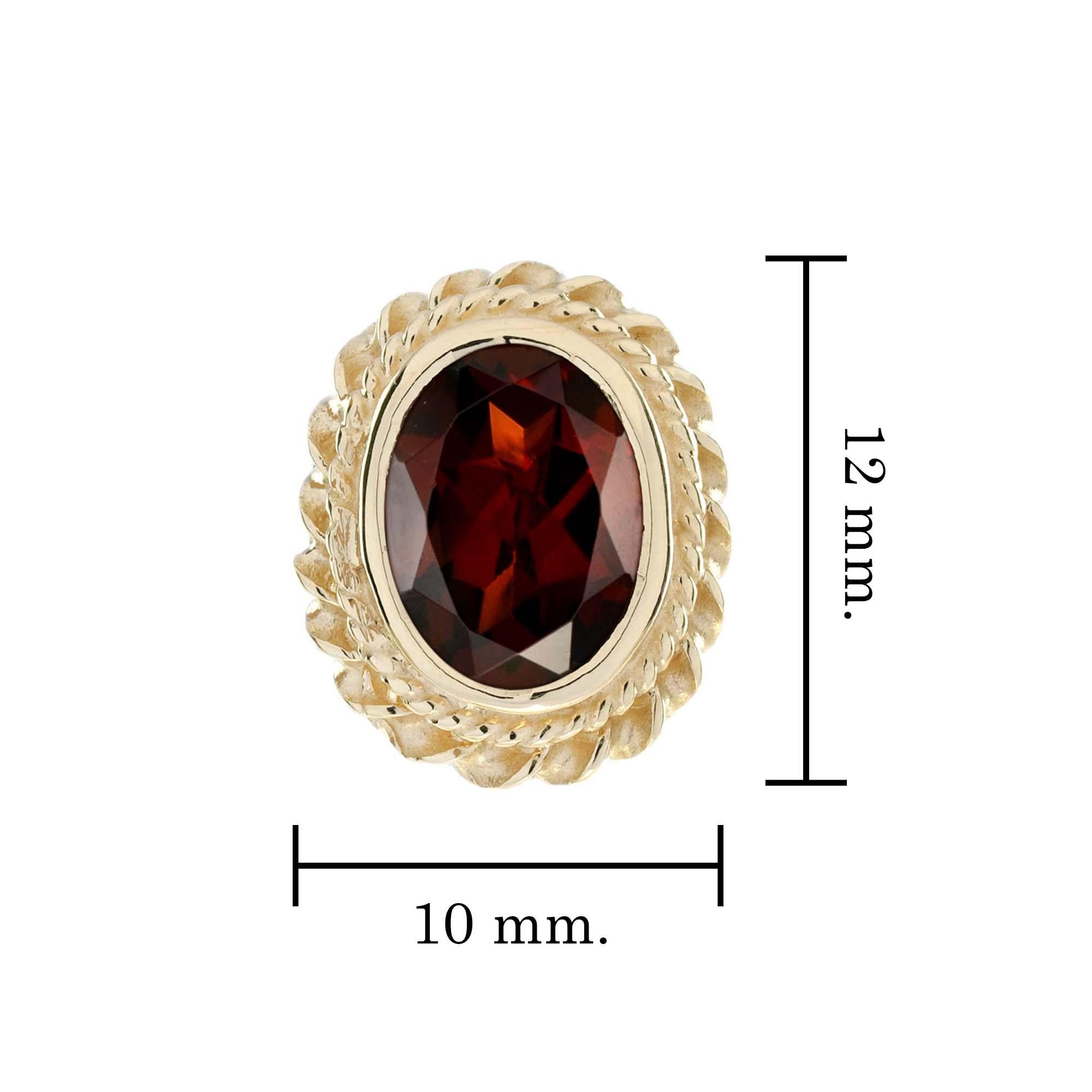 Natural Garnet Vintage Style Rope Motif Stud Earrings in 9K Yellow Gold In New Condition For Sale In Bangkok, TH