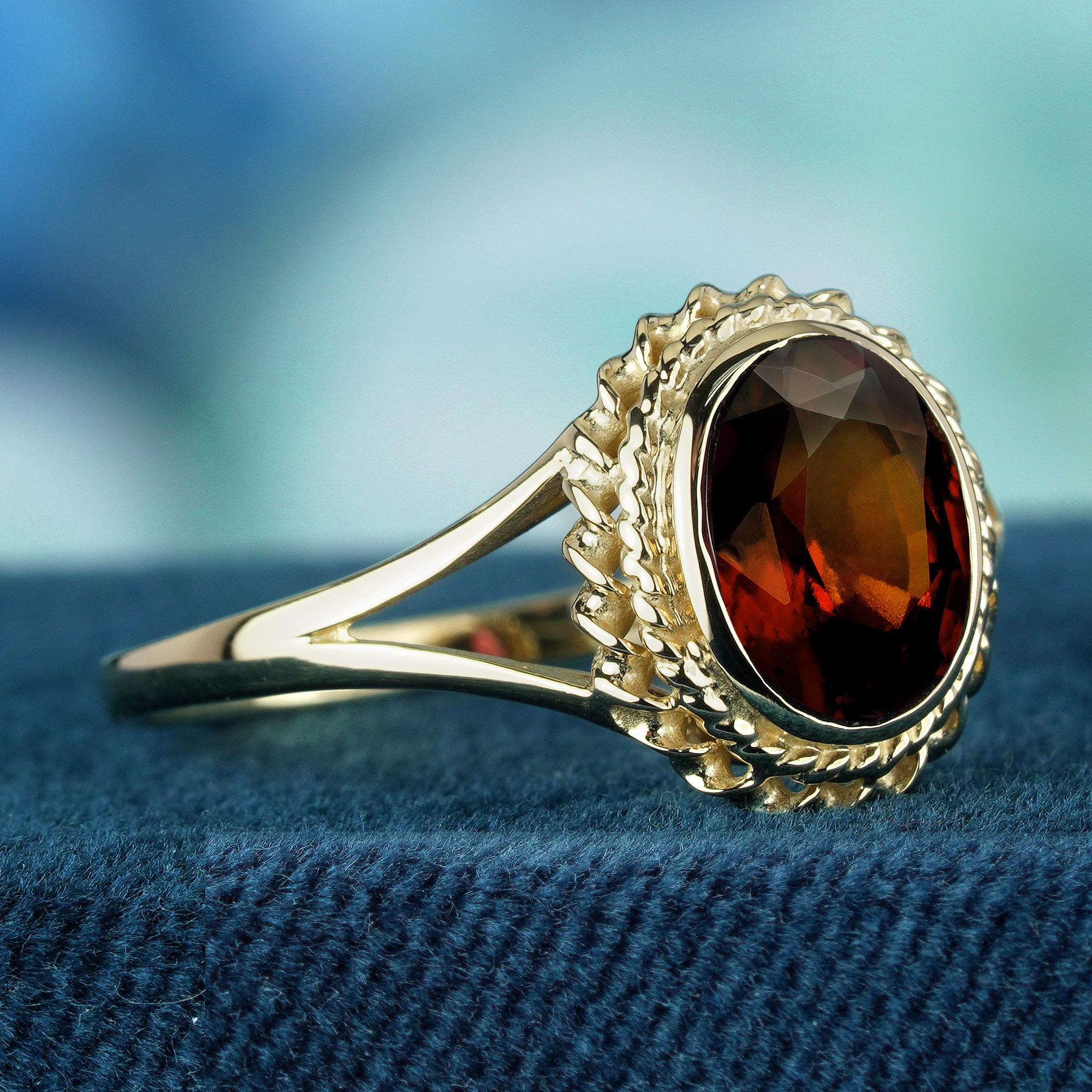 Edwardian Natural Garnet Vintage Style Rope Ring in Solid 9K Yellow Gold For Sale