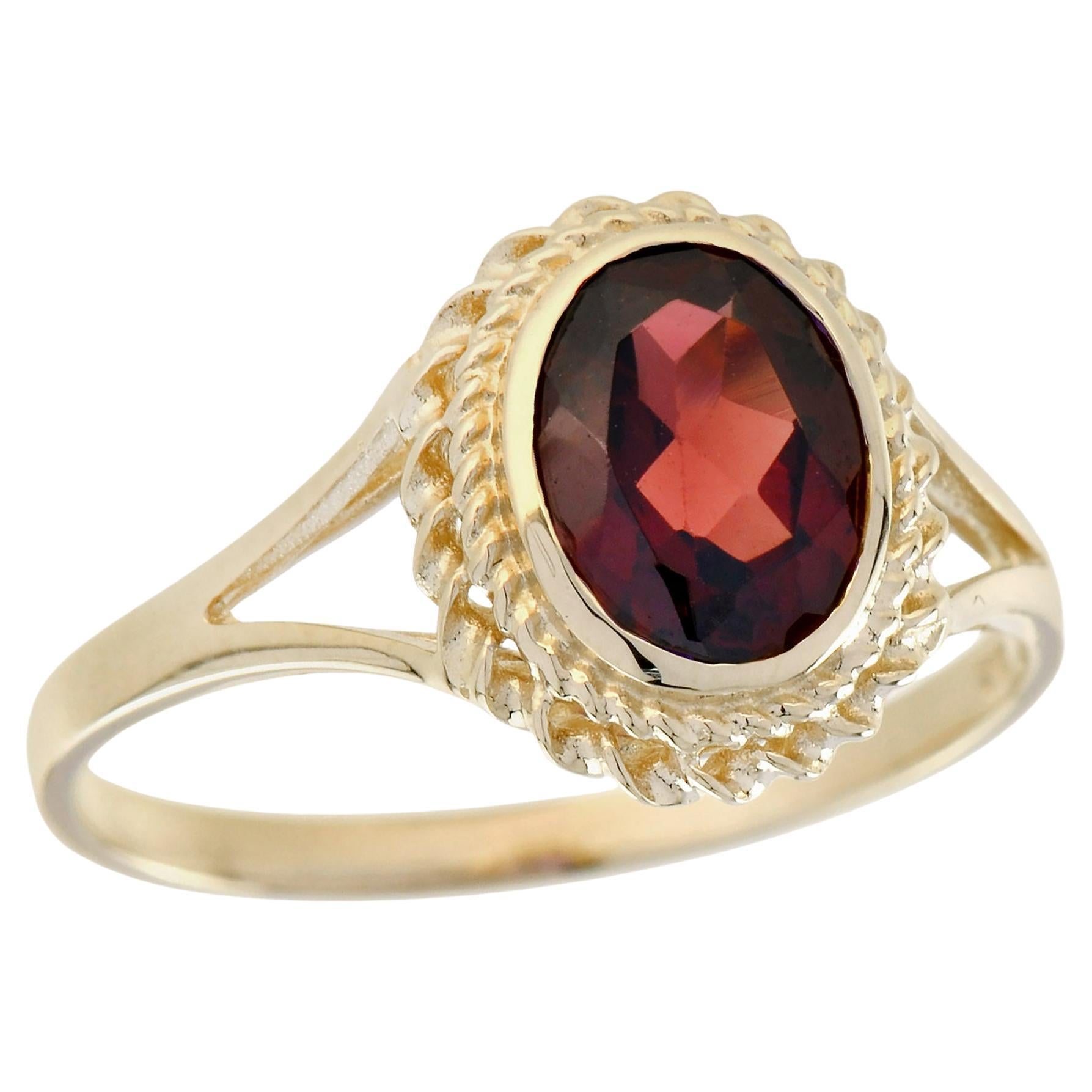 Natural Garnet Vintage Style Rope Ring in Solid 9K Yellow Gold