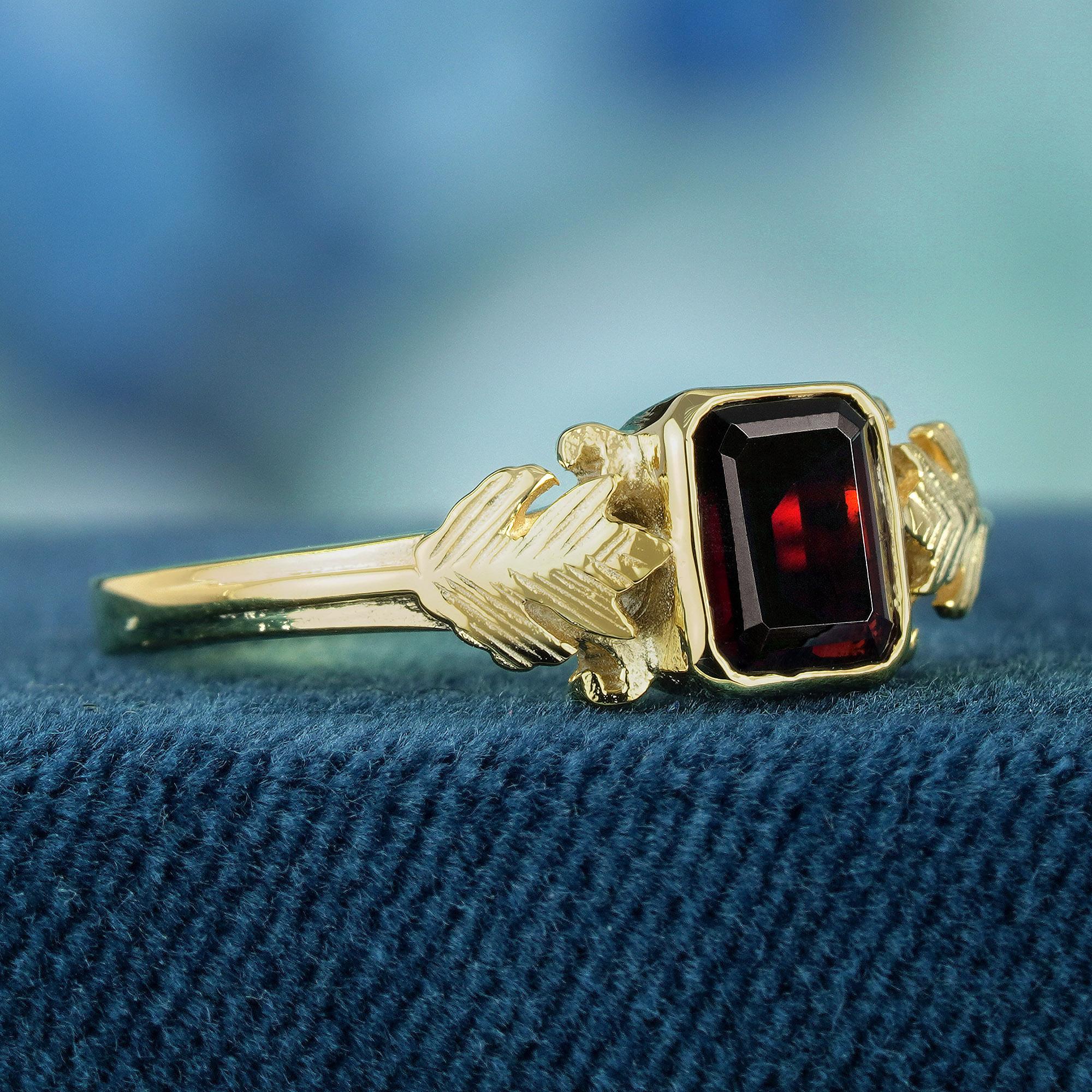 Edwardian Natural Garnet Vintage Style Solitaire Ring in Solid 9K Yellow Gold For Sale