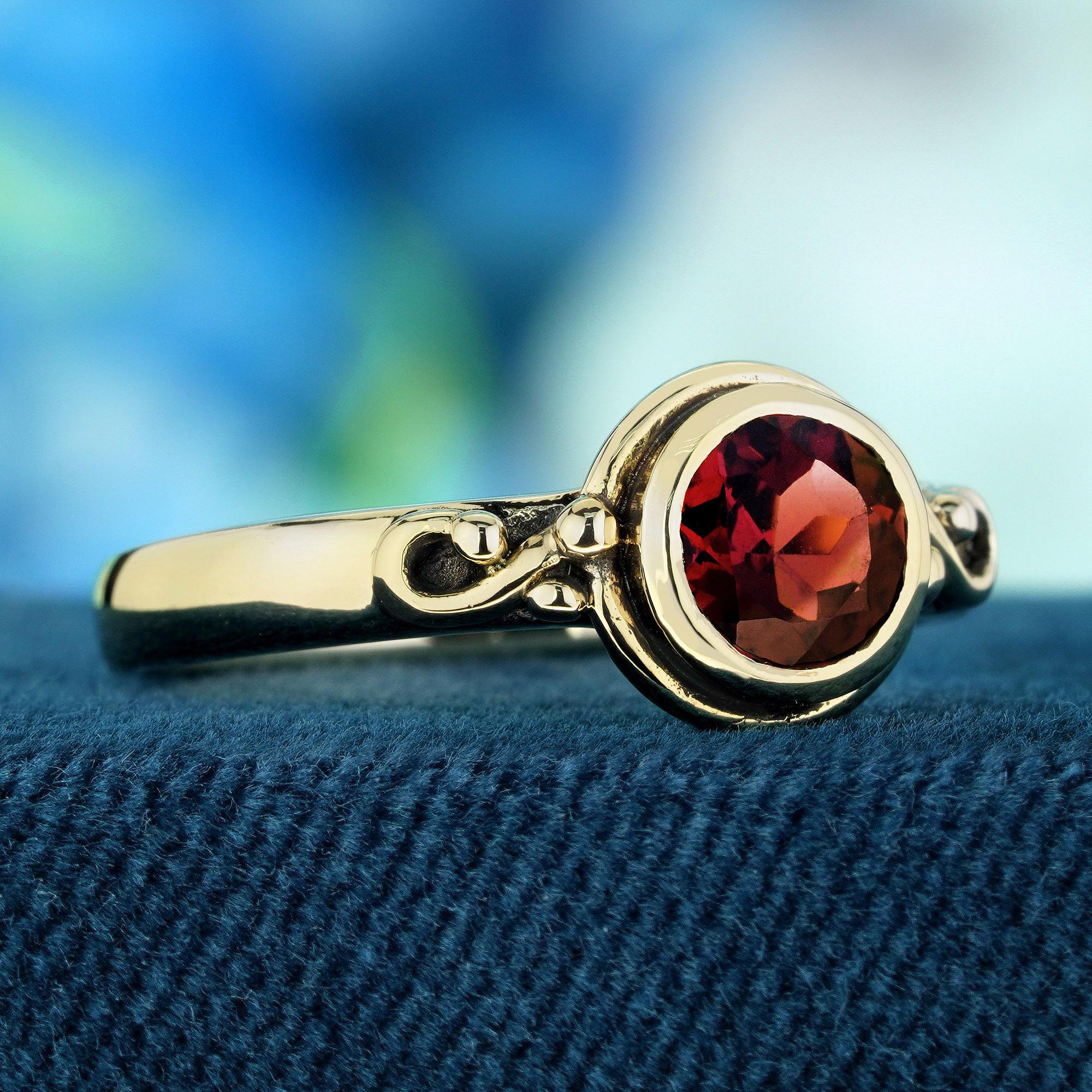 Anillo solitario estilo vintage de granate natural en oro amarillo macizo de 9 quilates Eduardiano en venta