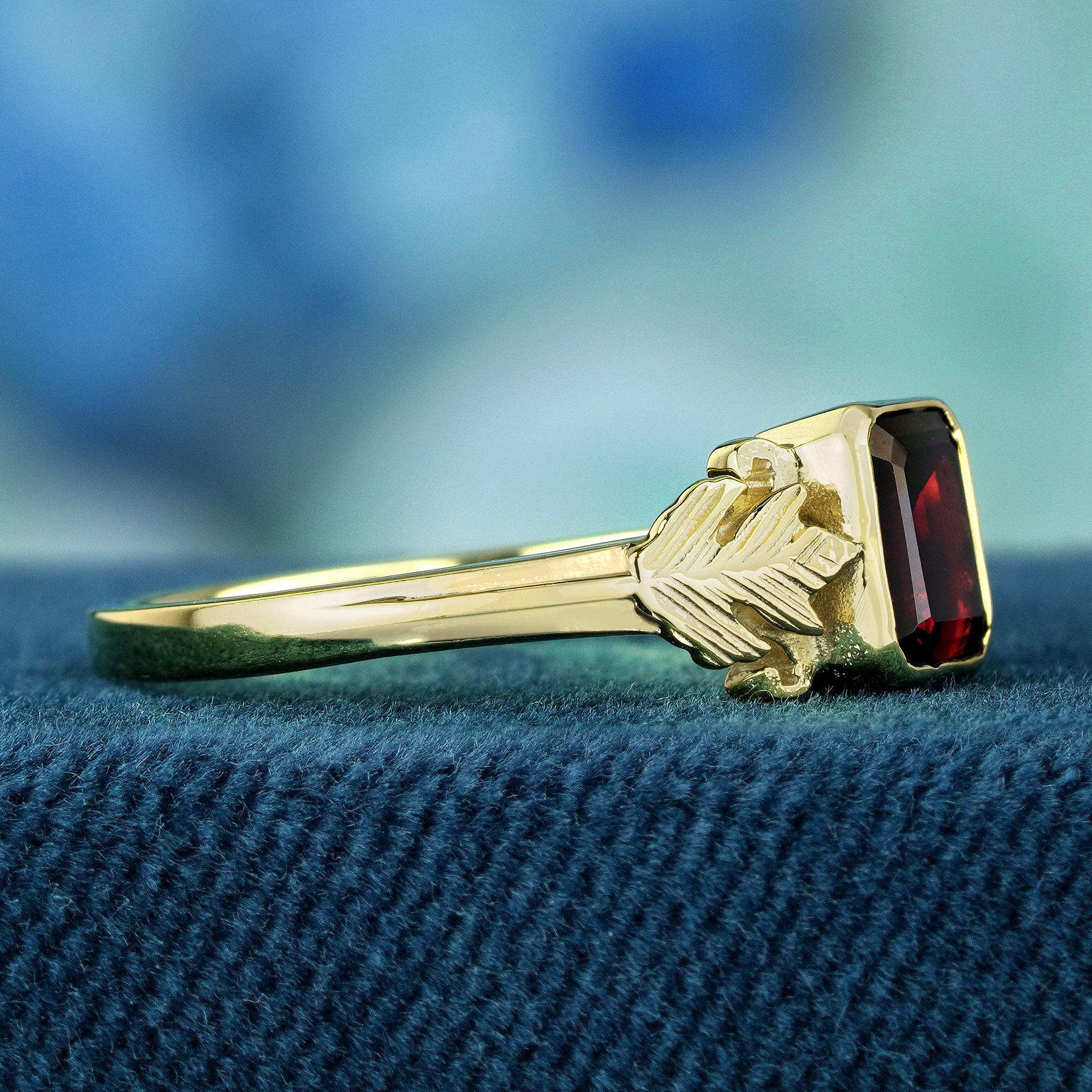 Natürlicher Granat Vintage- Solitär-Ring aus massivem 9K Gelbgold (Smaragdschliff) im Angebot