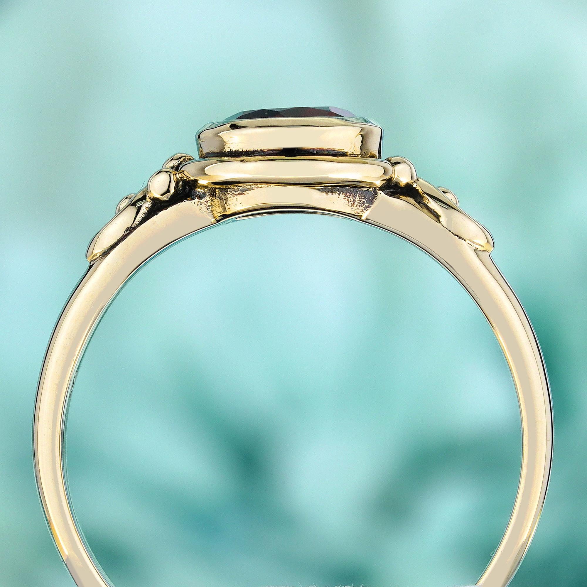 Anillo solitario estilo vintage de granate natural en oro amarillo macizo de 9 quilates en Nuevo estado para la venta en Bangkok, TH
