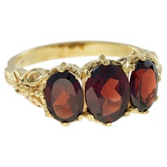 Natürlicher Granat Vintage-Ring mit drei Steinen aus massivem 9K Gold