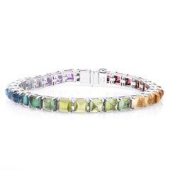 Pietre naturali da 40,72 carati incastonate in un bracciale in oro bianco 18 carati