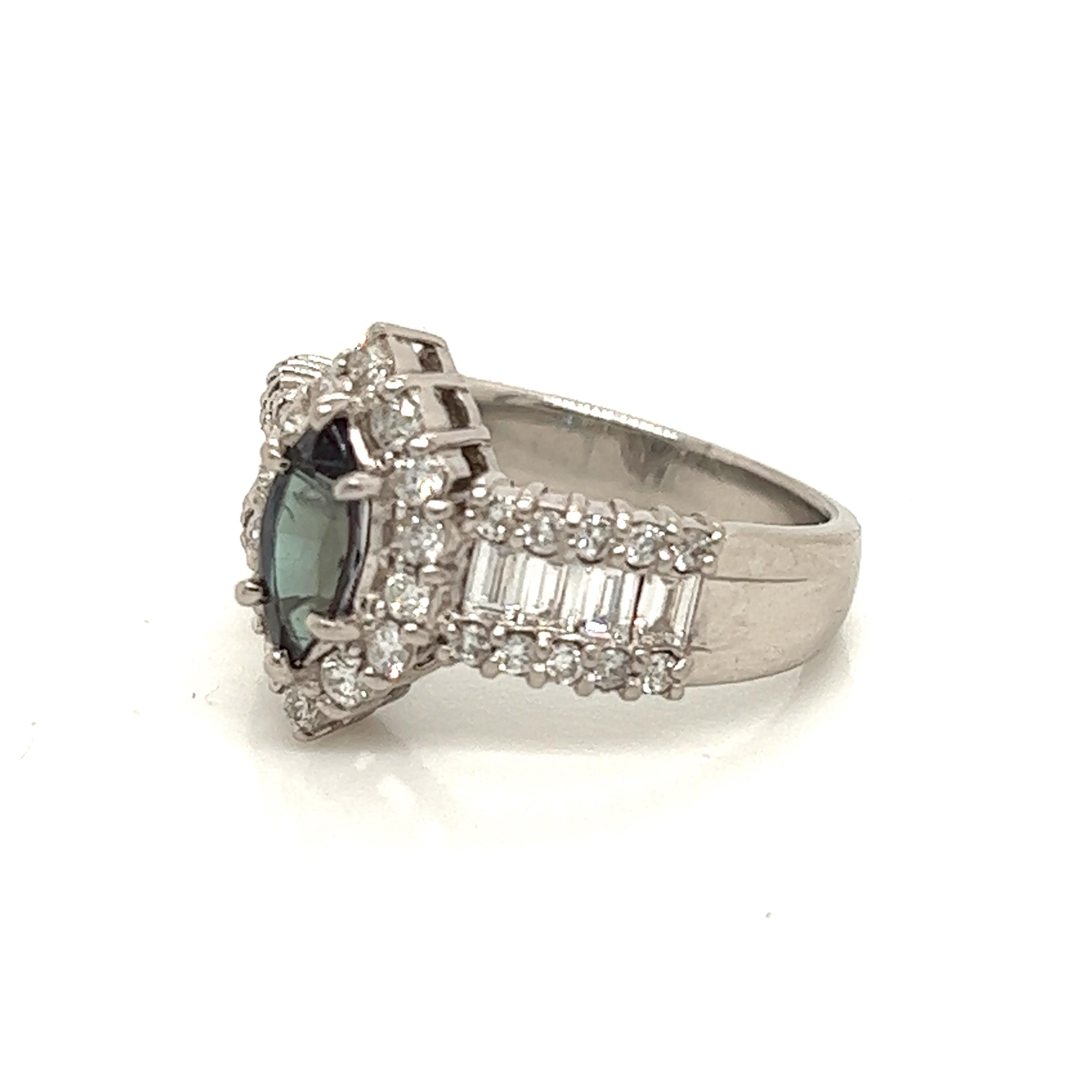 Anello vintage con alessandrite brasiliana e diamante naturale certificato GIA da 0.72 carati In condizioni Nuovo in vendita a New York, NY