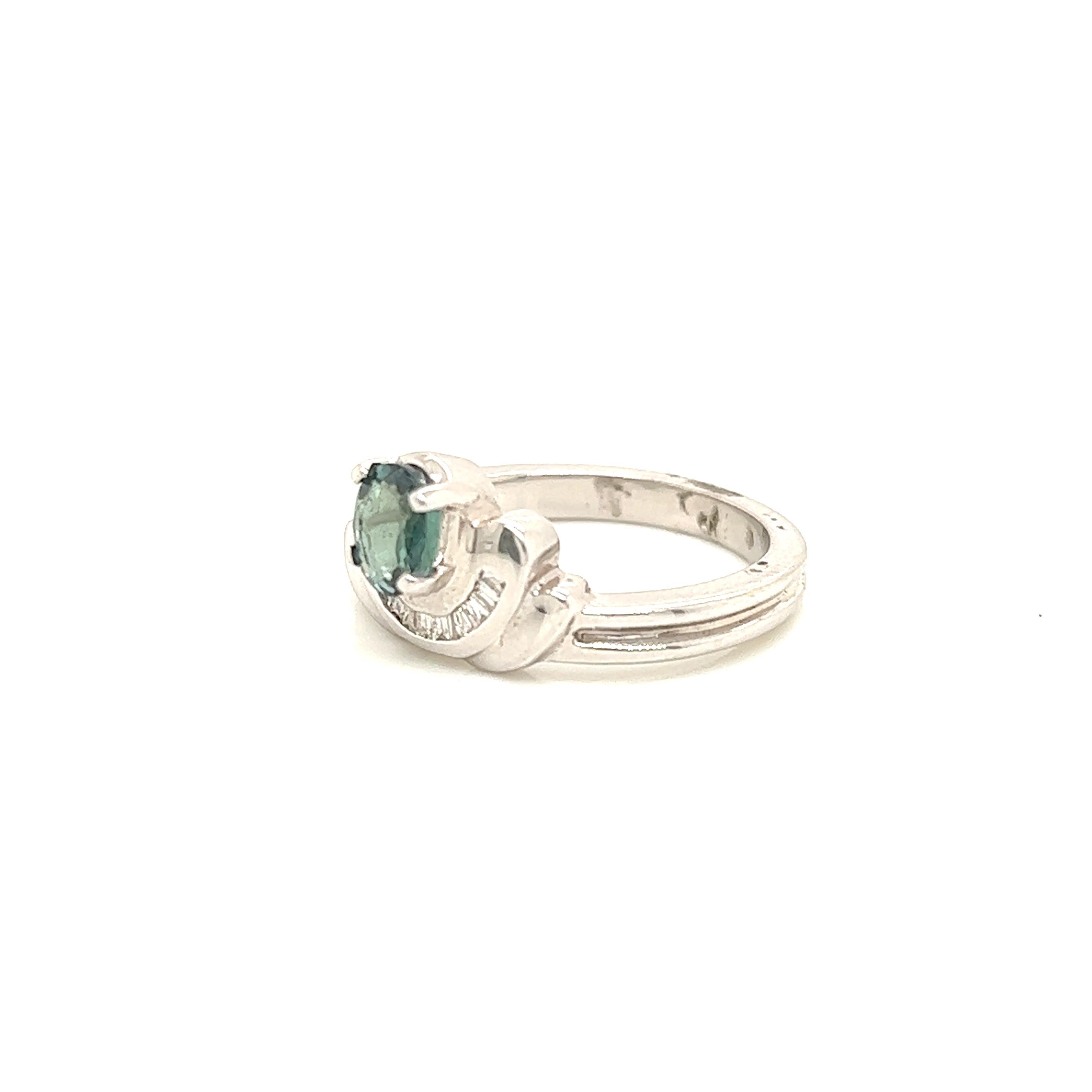 Natural GIA Certified 0.73 Ct. Alexandrite Vintage Ring In New Condition For Sale In New York, NY