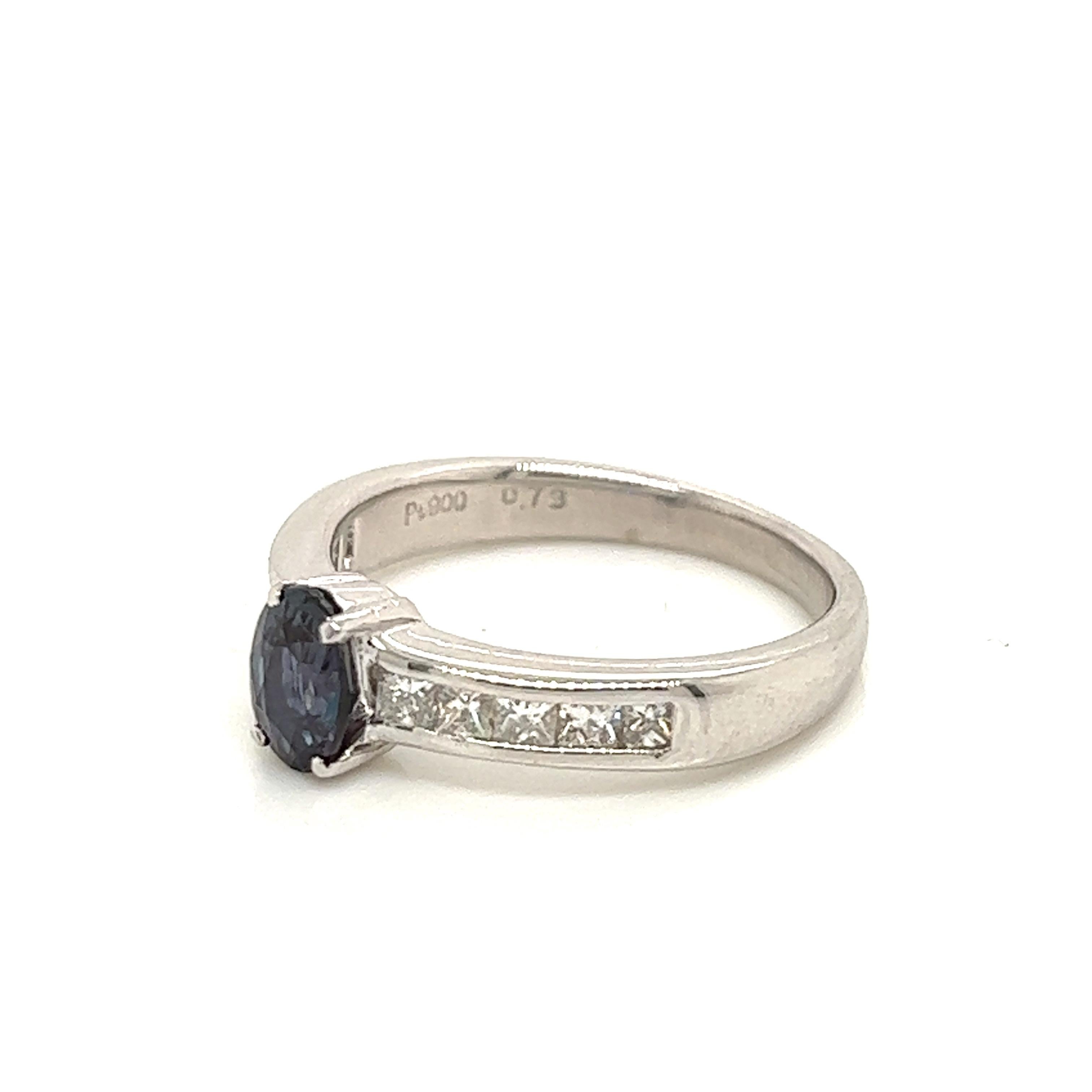 Natural GIA Certified 0.73 Ct. Brazillian Alexandrite & Diamond Cocktail Ring In New Condition In New York, NY