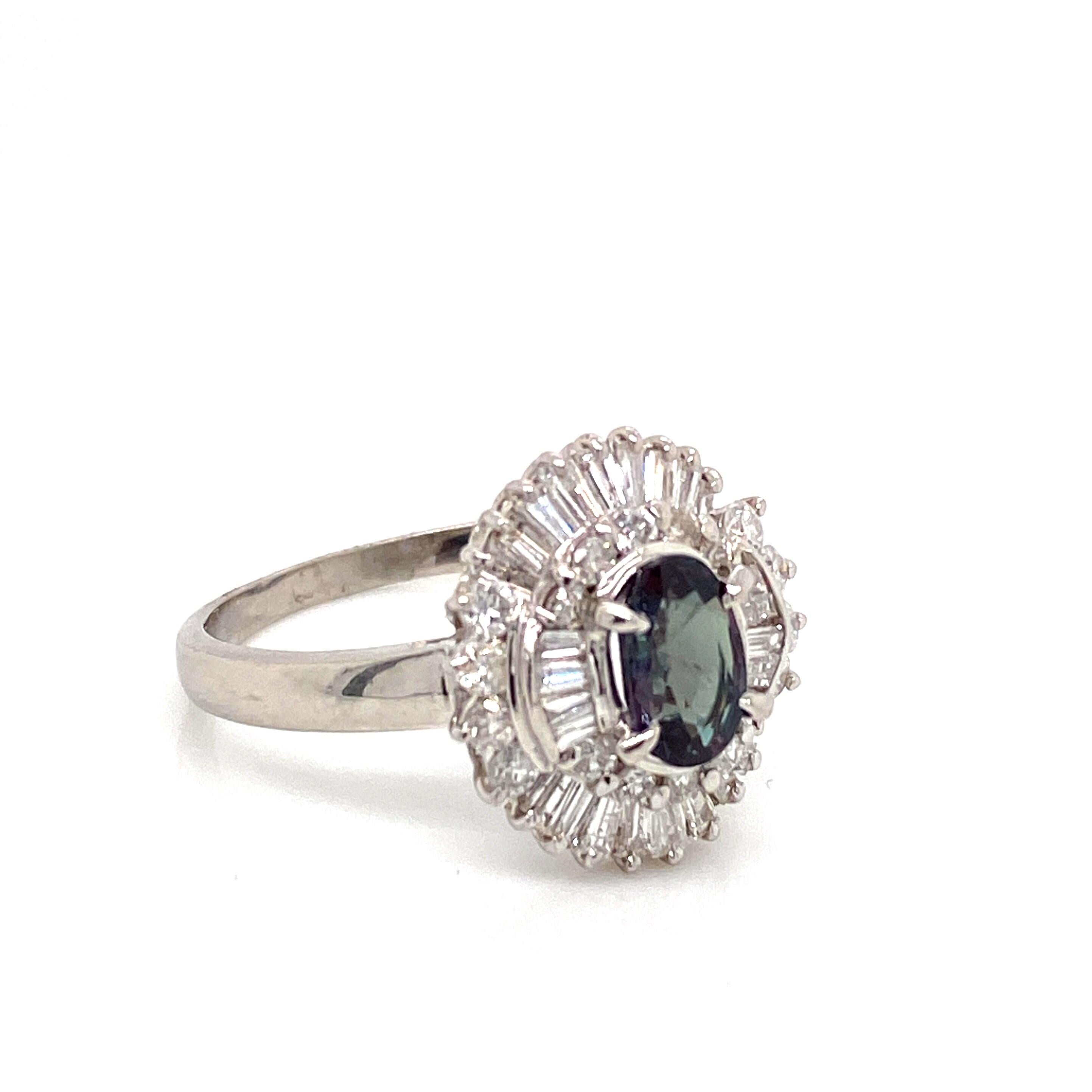Women's Natural GIA Certified 0.75 Ct. Brazillian Alexandrite & Diamond Vintage Ring For Sale