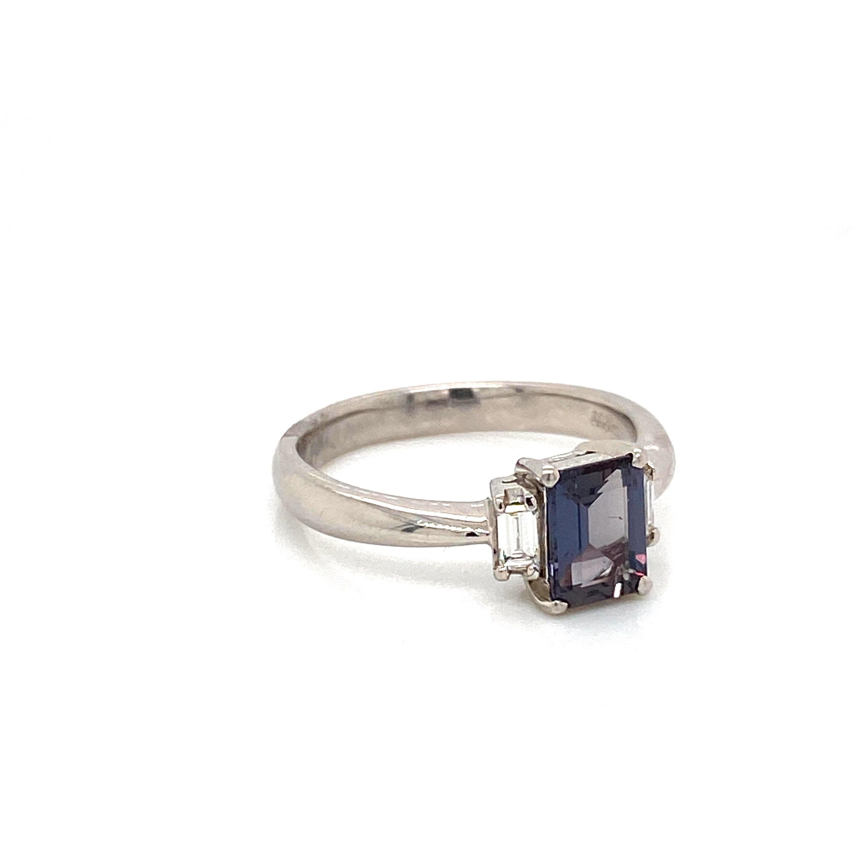 Women's Natural GIA Certified 0.96 Ct. Brazillian Alexandrite & Diamond Cocktail Ring For Sale