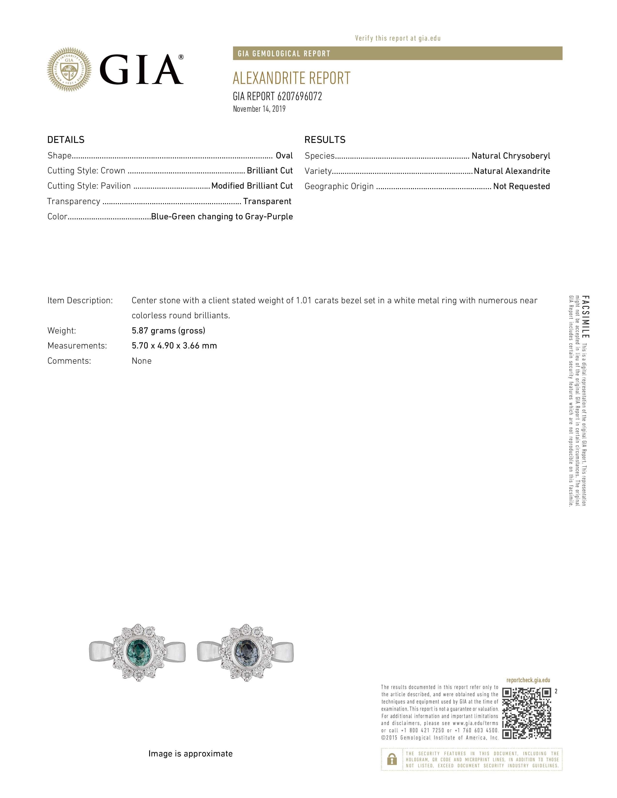 Natural GIA Certified 1.01 Ct Alexandrite & Diamond Cocktail Ring In New Condition For Sale In New York, NY