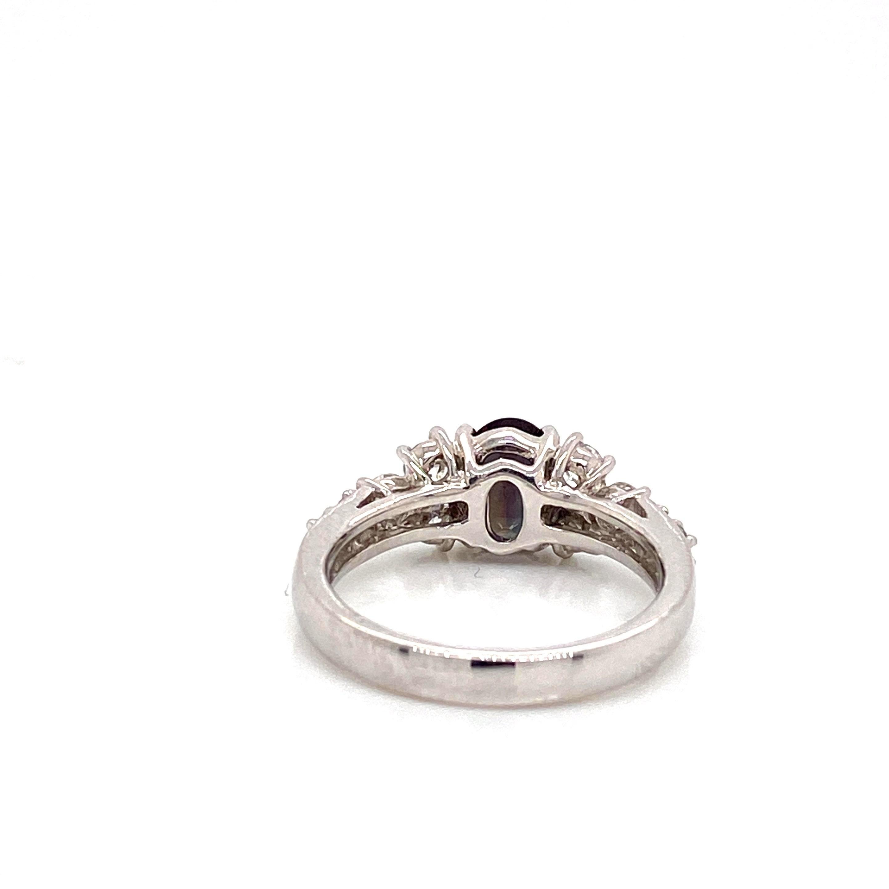 Women's Natural GIA Certified 1.08 Ct. Brazillian Alexandrite & Diamond Vintage Ring For Sale