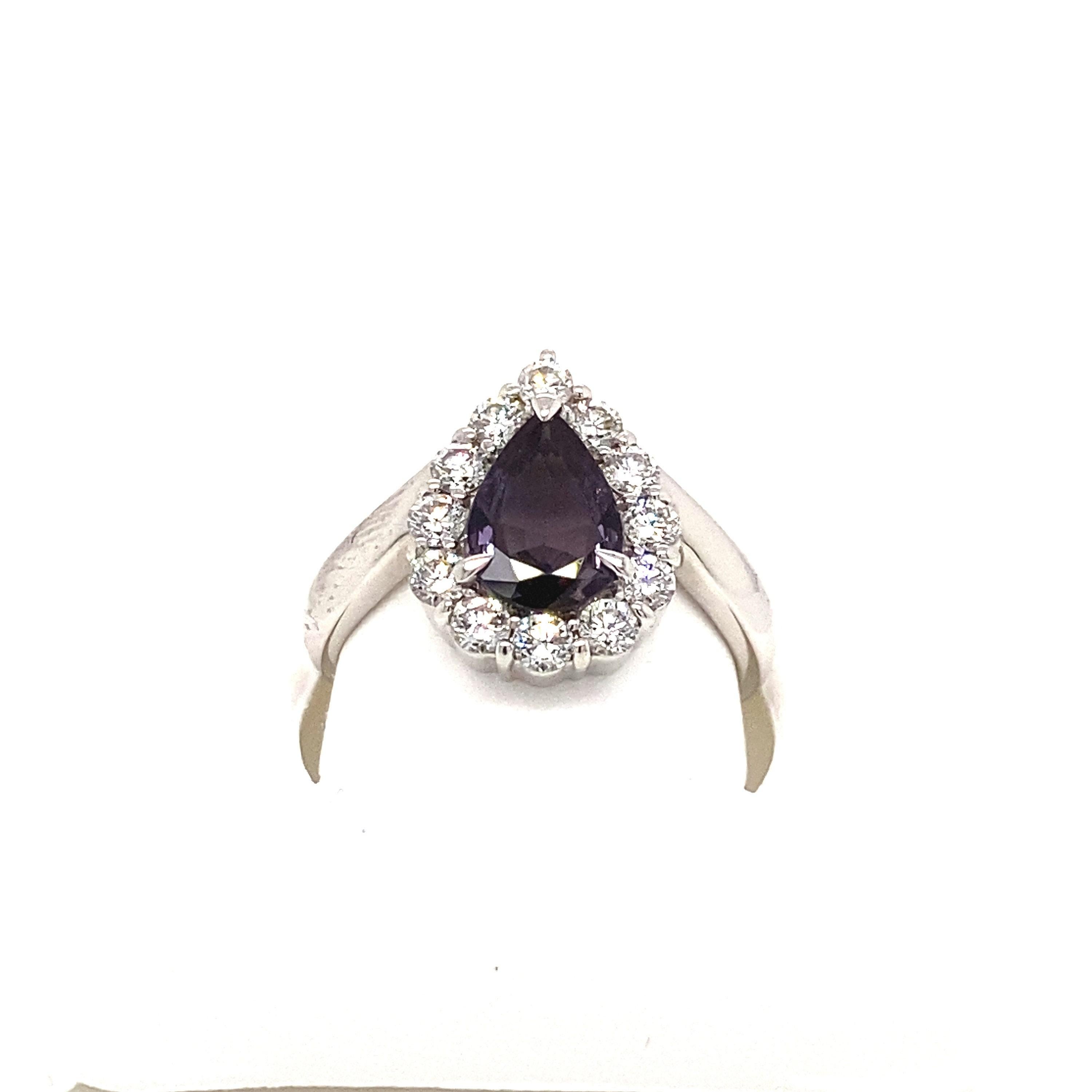 Women's Natural GIA Certified 1.08 Ct Brazillian Alexandrite & Diamond Vintage Ring For Sale