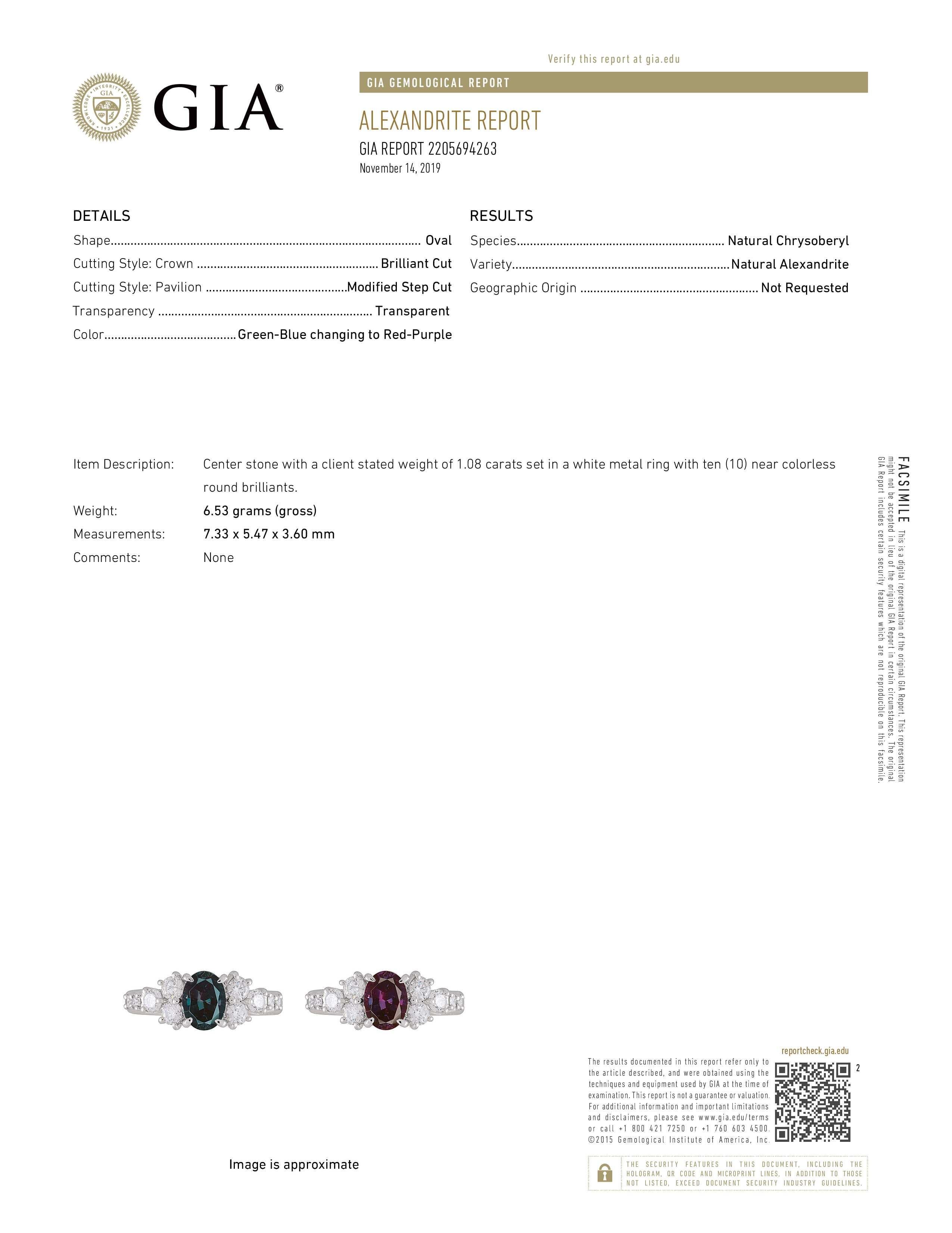 Natural GIA Certified 1.08 Ct. Brazillian Alexandrite & Diamond Vintage Ring For Sale 1