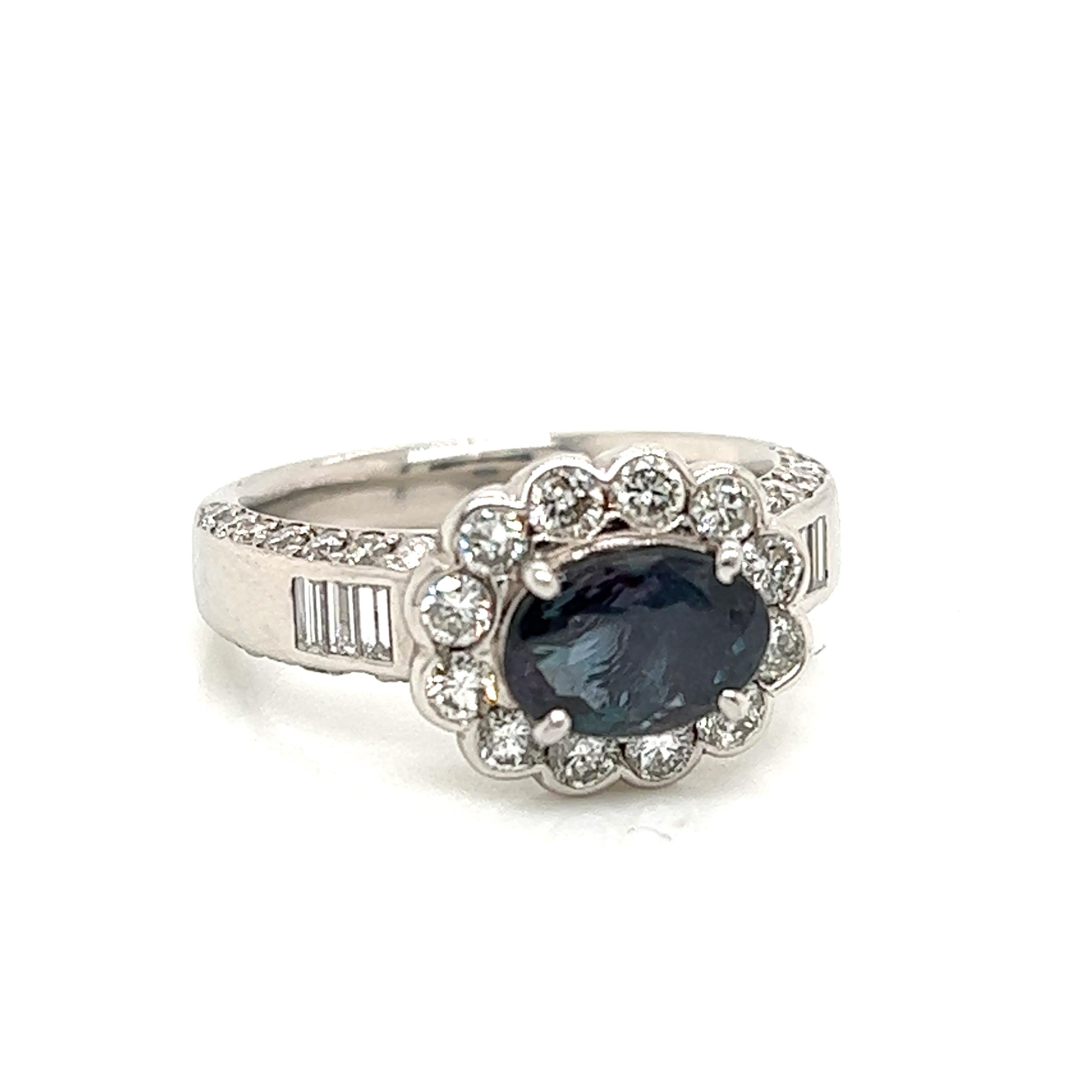 Natural GIA Certified 1.19 Ct. Brazillian Alexandrite & Diamond Cocktail Ring In New Condition For Sale In New York, NY