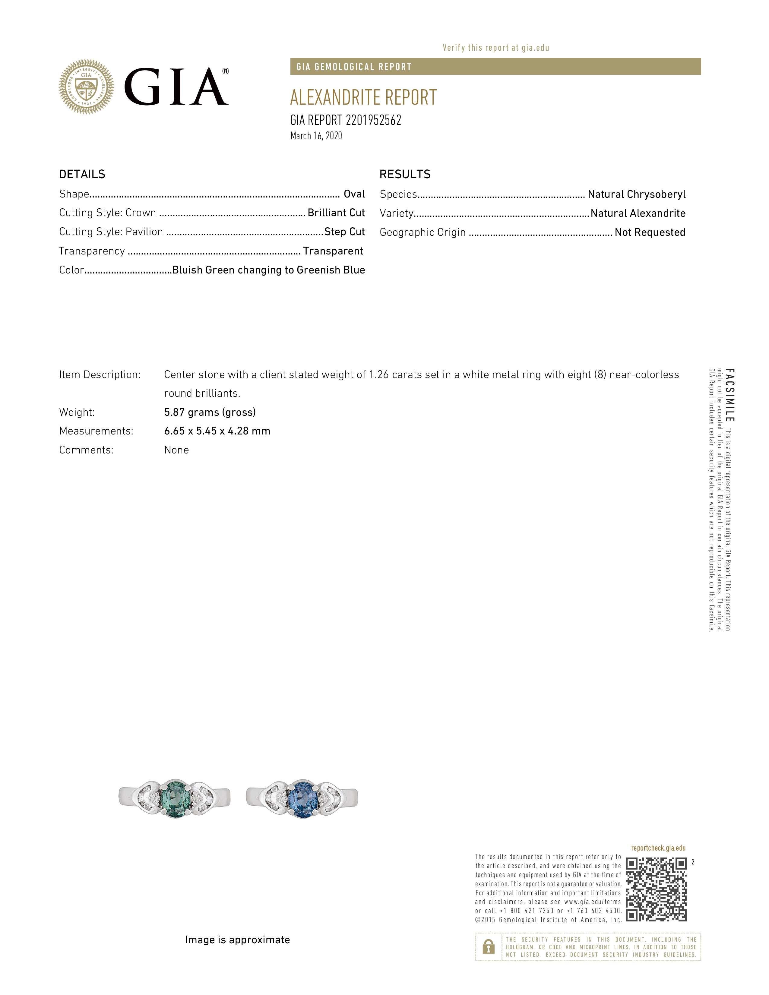 Women's Natural GIA Certified 1.26 Ct Alexandrite & Diamond Cocktail Ring For Sale