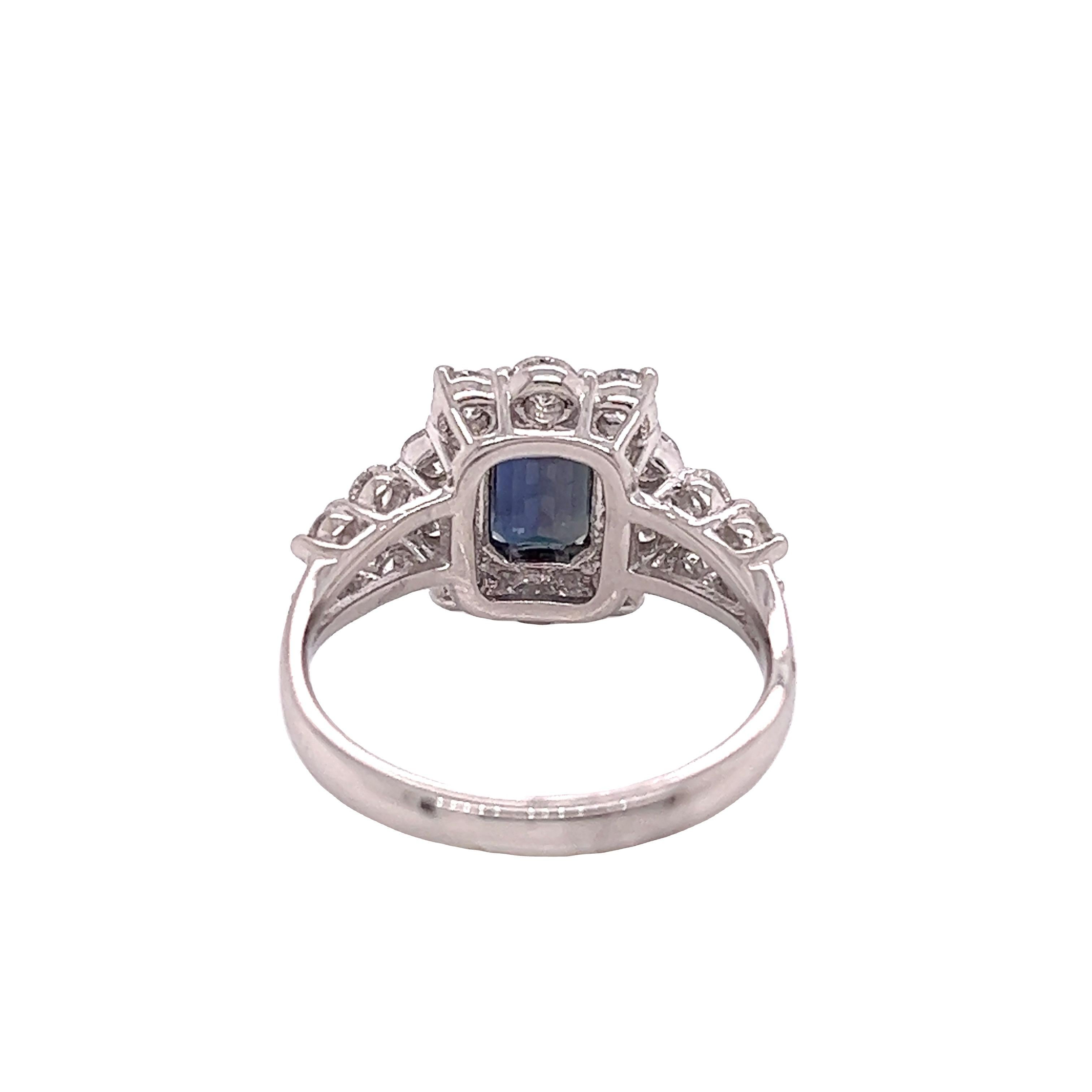 Women's Natural GIA Certified 1.40 Ct Brazillian Alexandrite & Diamond Cocktail Ring For Sale