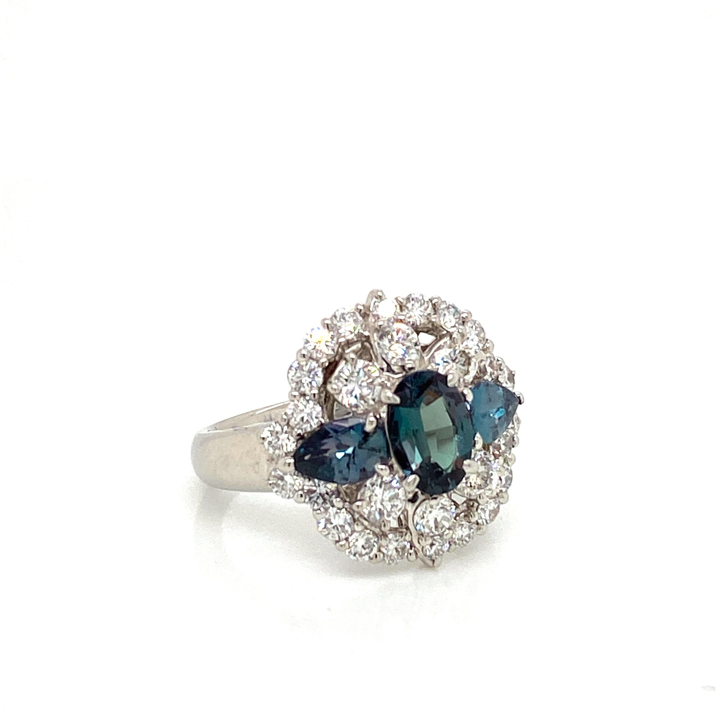 Naturale certificato GIA da 1.54 carati. Anello vintage con alessandrite e diamante brasiliano In condizioni Nuovo in vendita a New York, NY